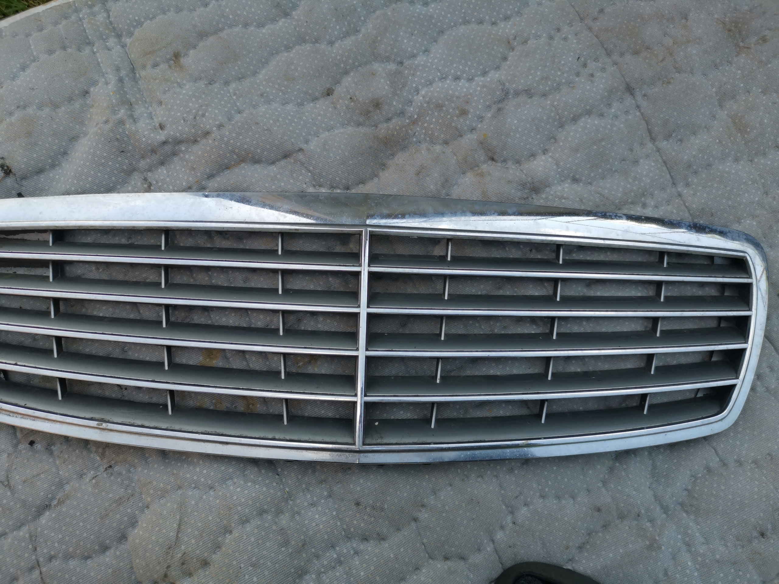 mercedes E-KLASA W211 before LIFT grille front CHROM A2118800383