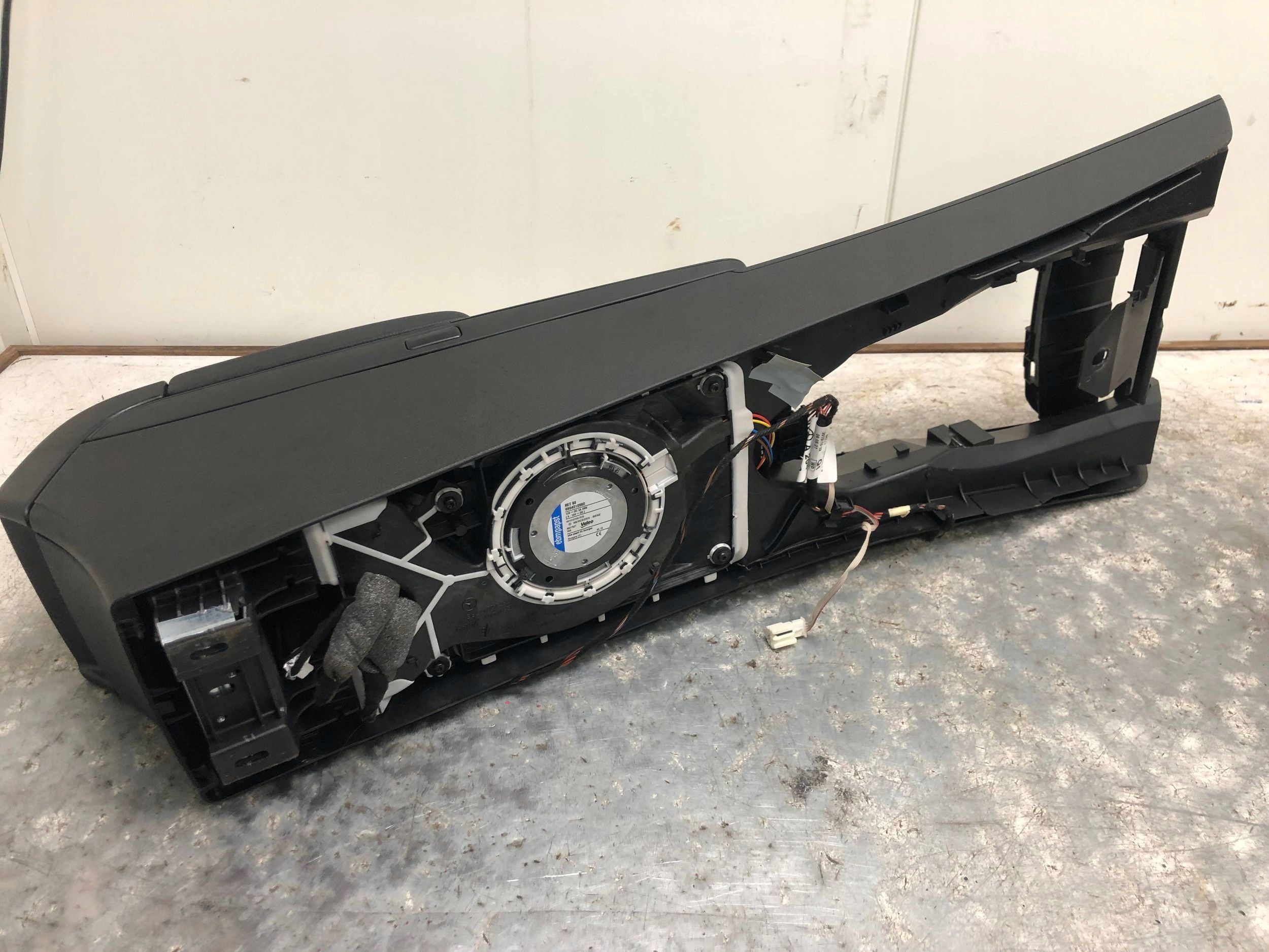 TUNEL central armrest MERCEDES W204 A2046800450