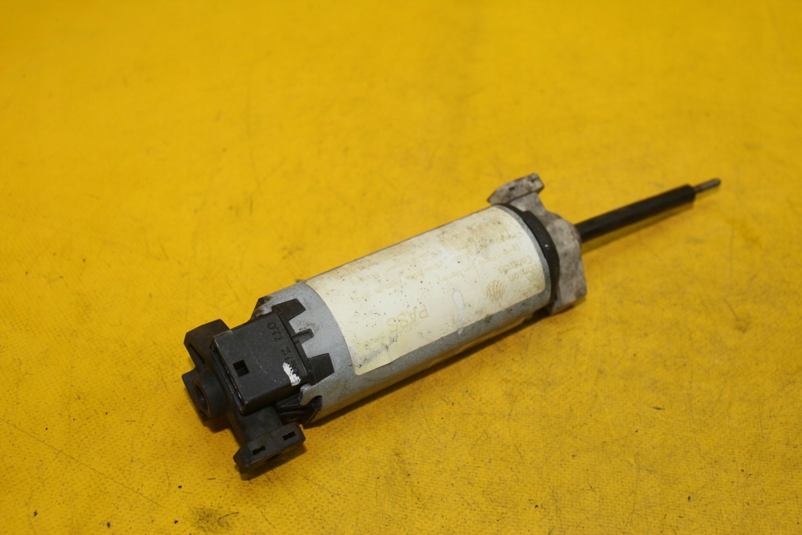 The MOTOR of the SEAT LEFT FRONT Range SPORT L320