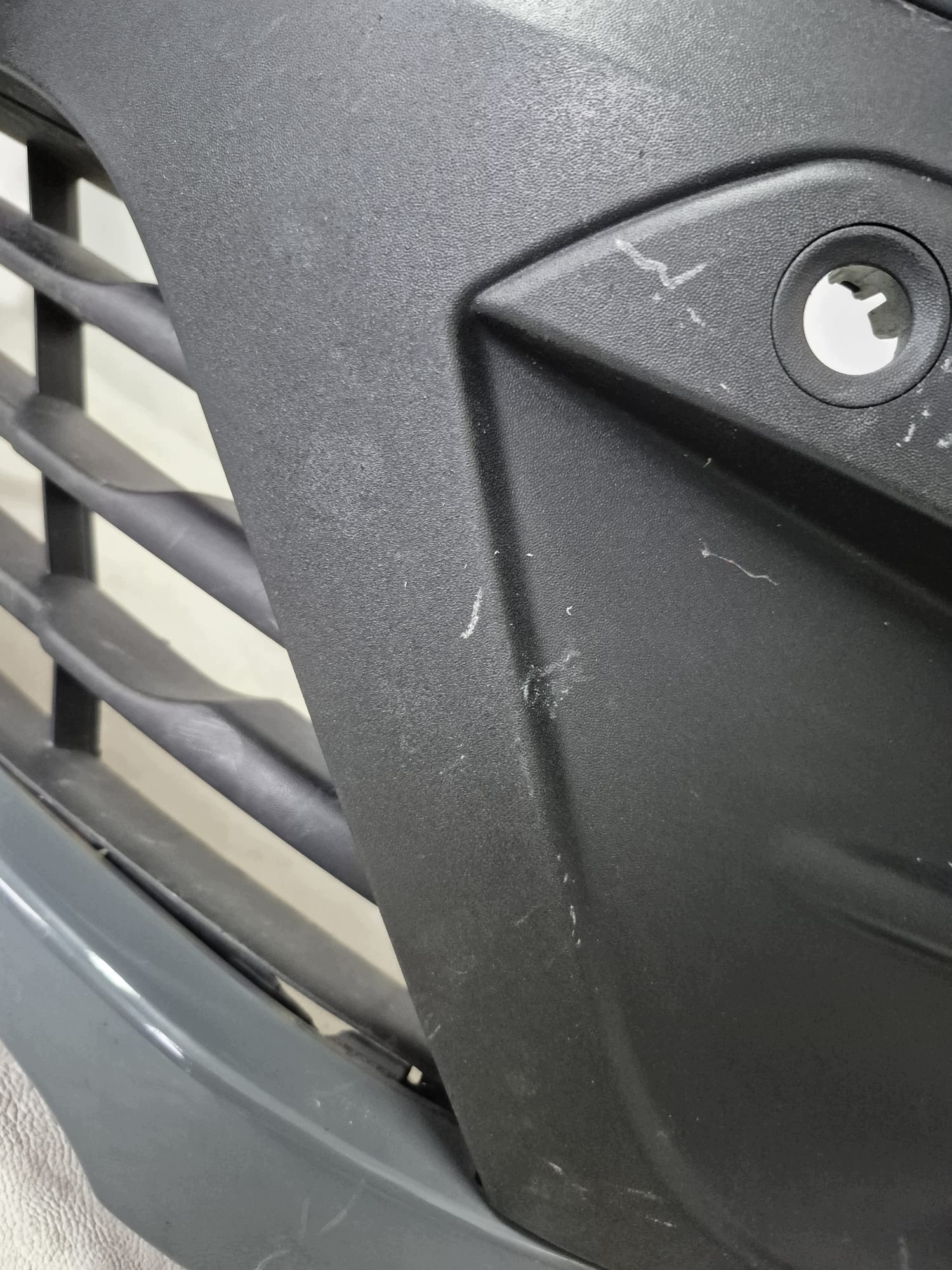 RENAULT TRAFIC III LIFT IV 21- bumper front front without HALOGENOW