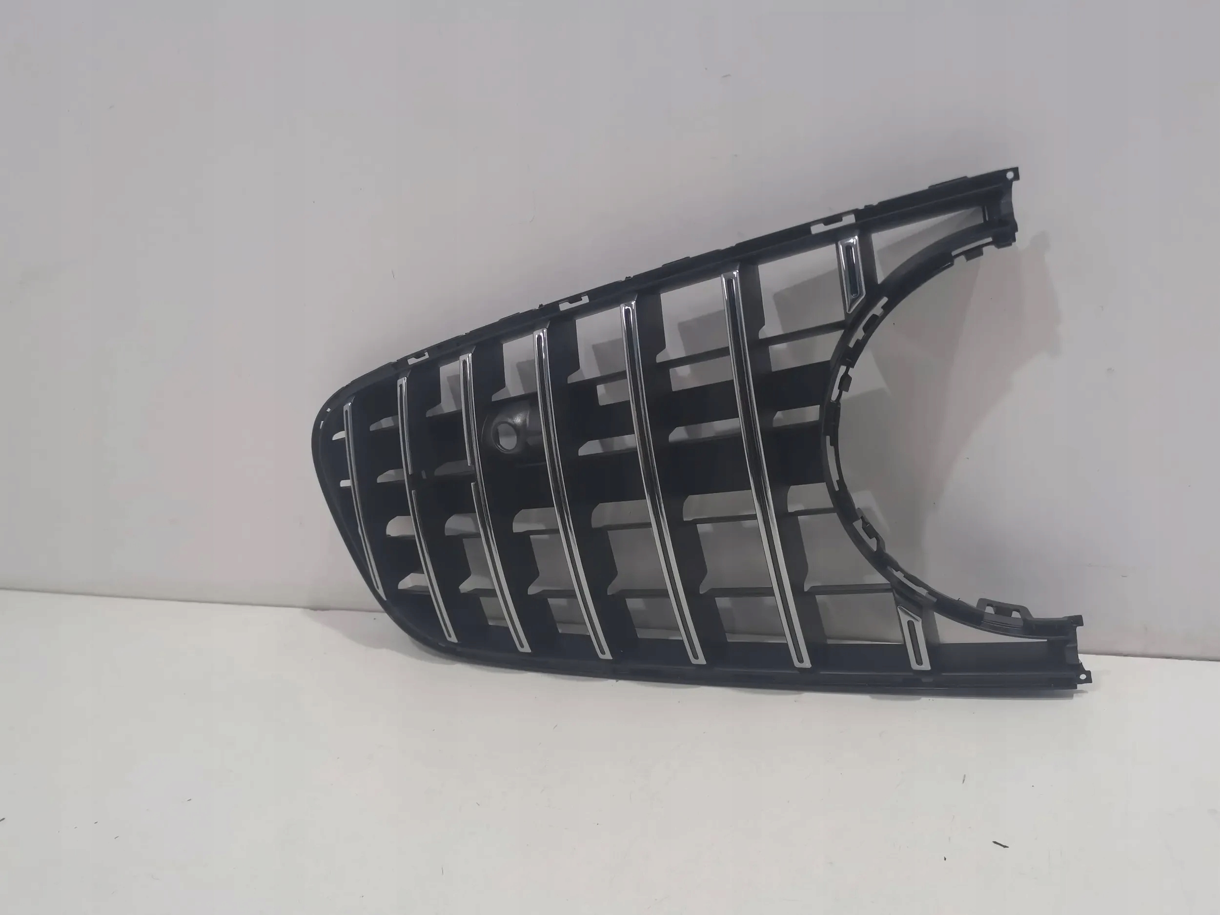 Mercedes Benz AMG GT R190 C190 2019 grill atrapa NOWA ORYGINAŁ Strona zabudowy przód