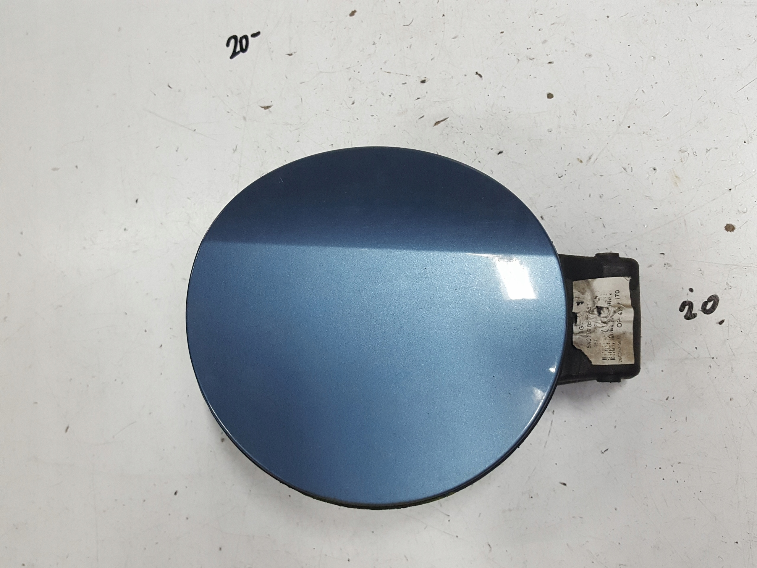 VW TIGUAN I 5N 06-16r KLAPKA WLEWU PALIWA LR5T