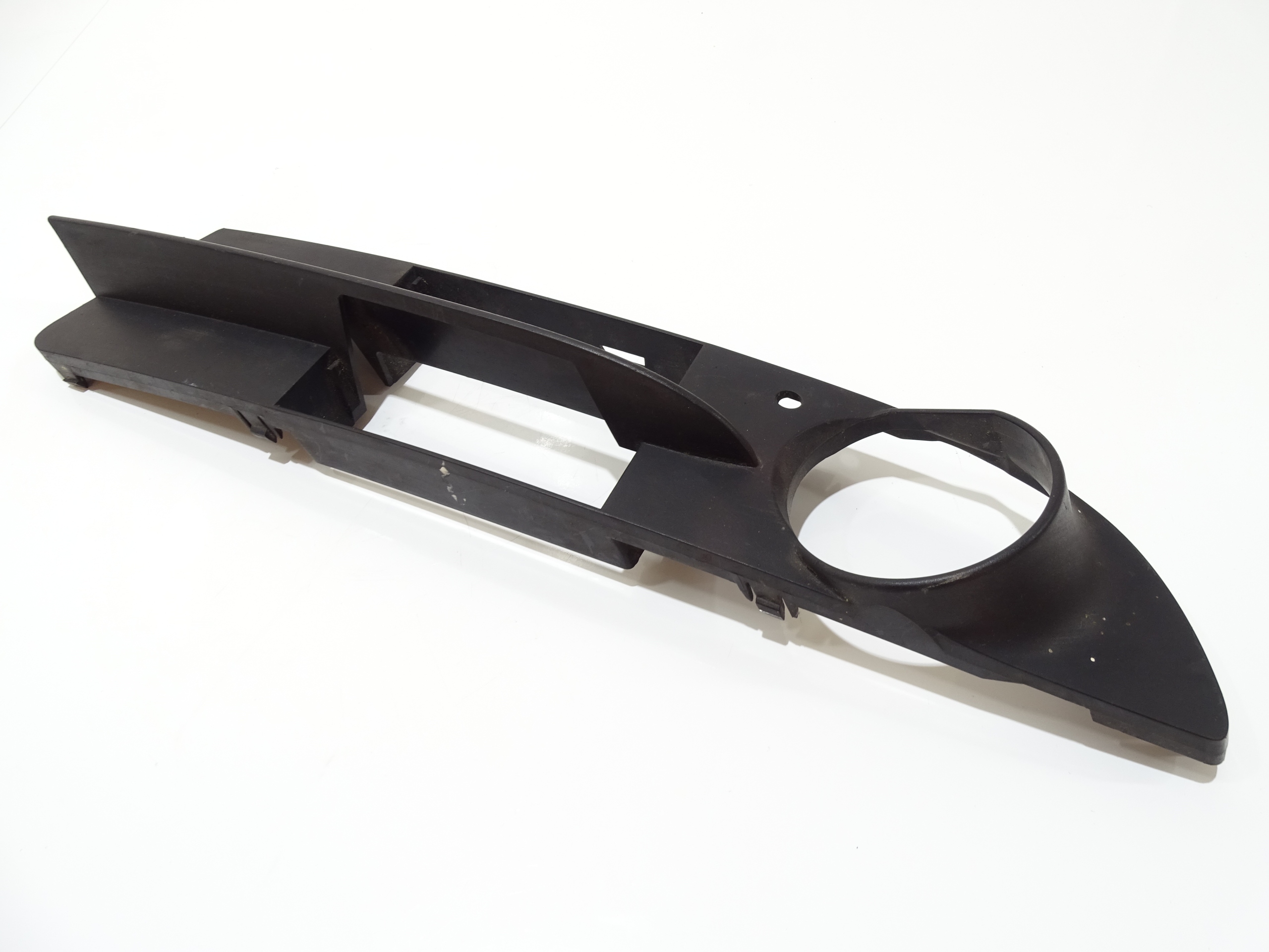 mřížka nárazníku předek levá BMW E60 E61 7049243 (4817852)
