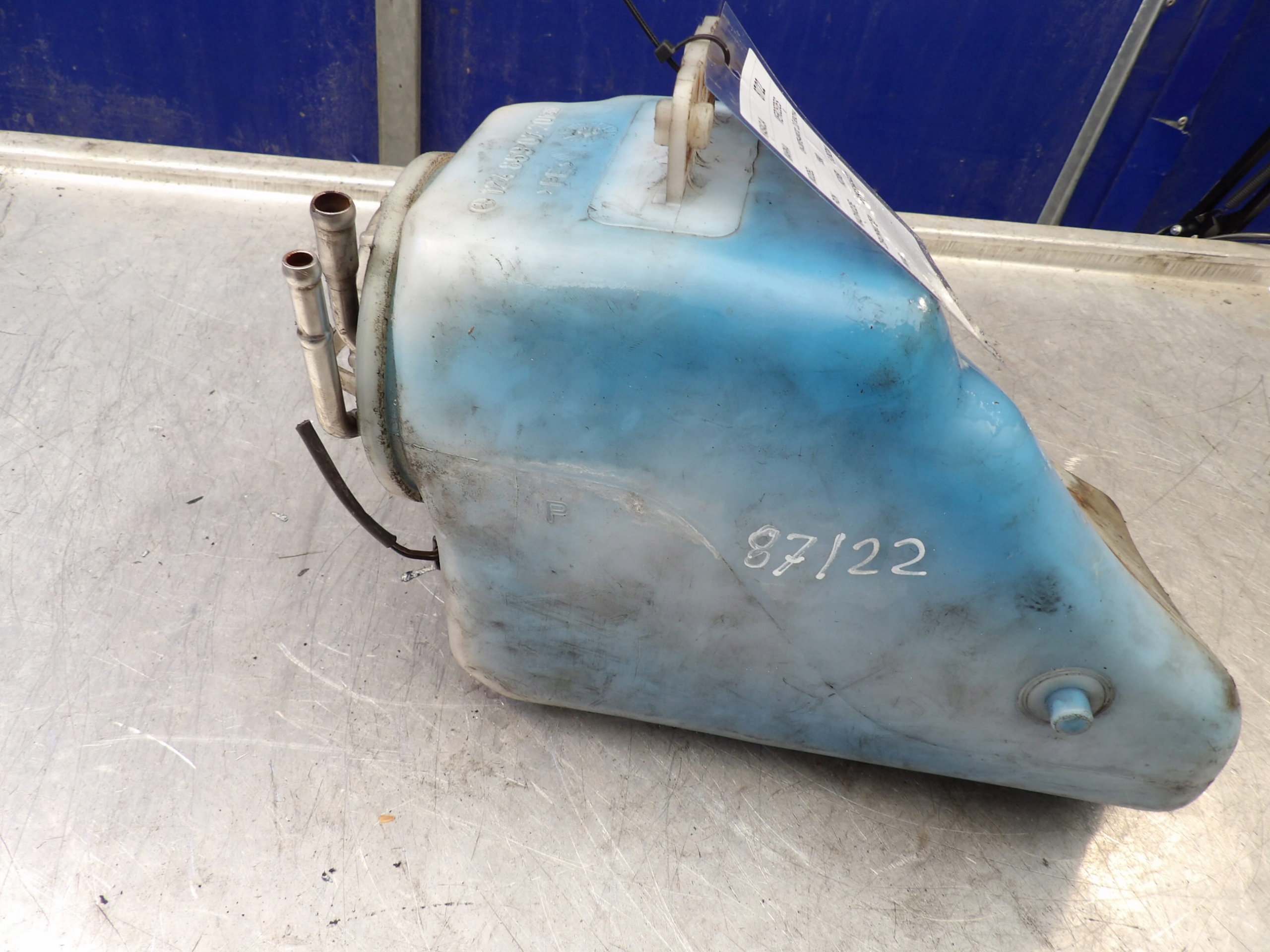 Behälter spry. Mercedes 124 4Matic 3,0B 1248690720