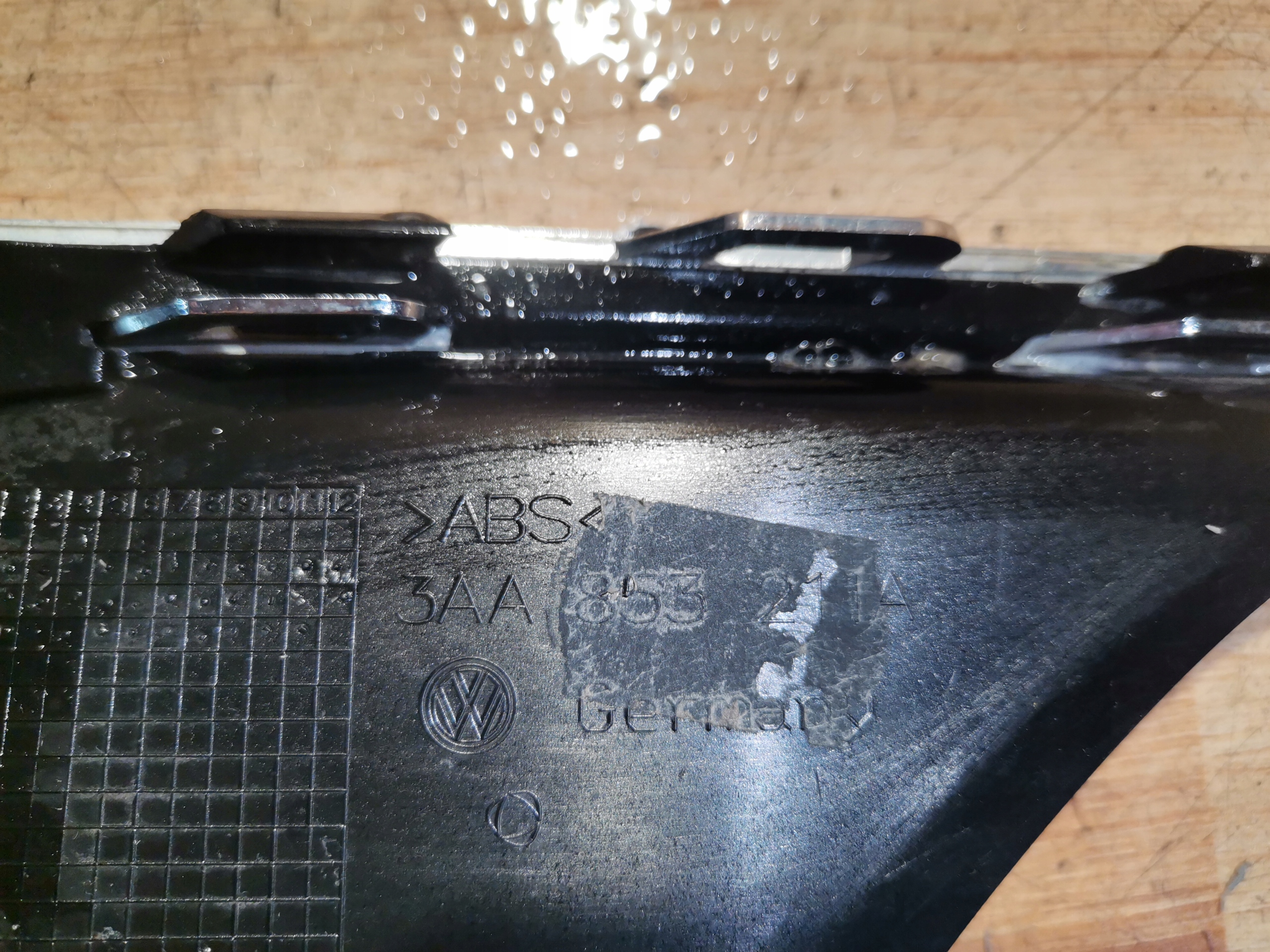 grid frame of a bumper left 3AA853211A VW PASSAT B7