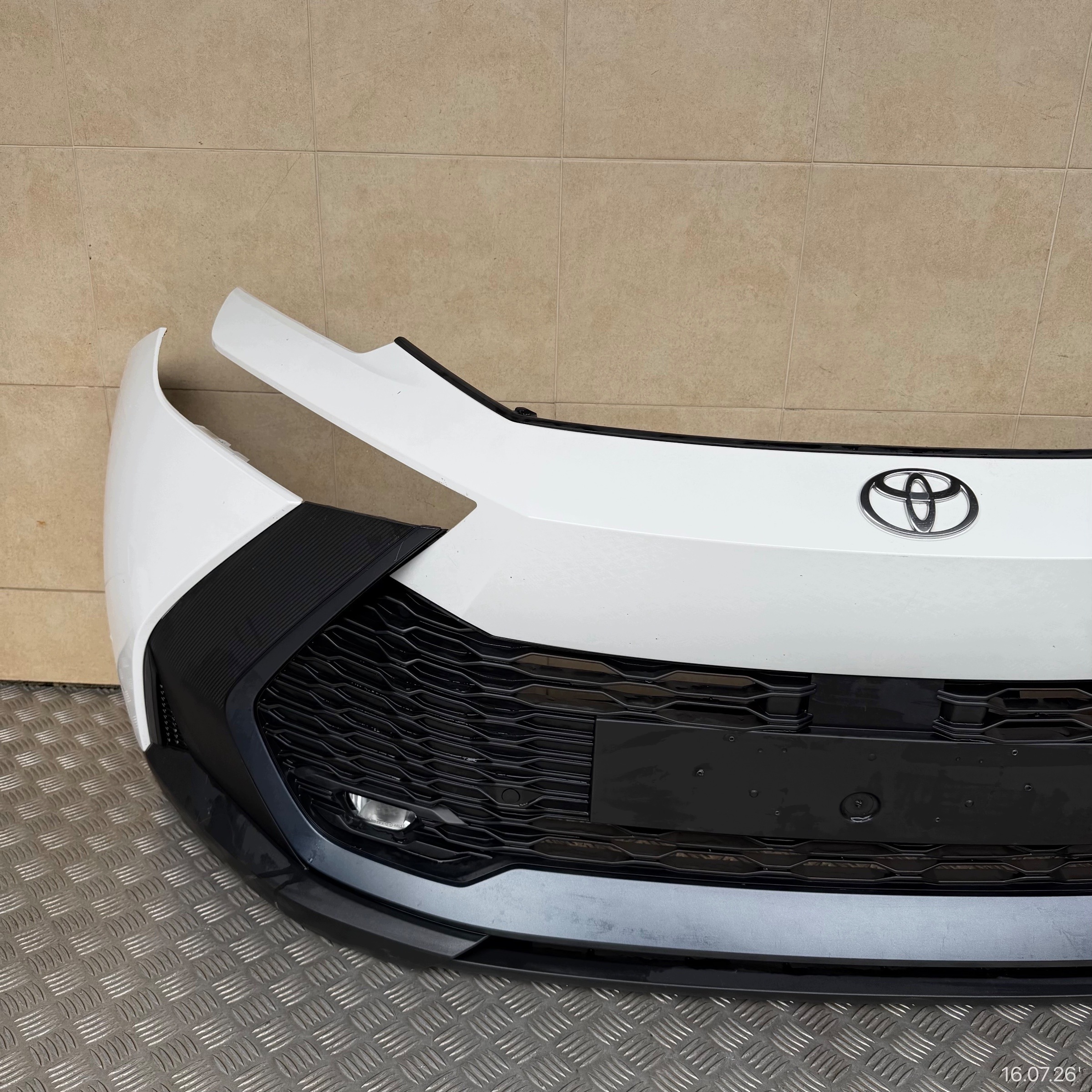 front bumper complete TOYOTA C-HR II 2024 ROK 2 PDC
