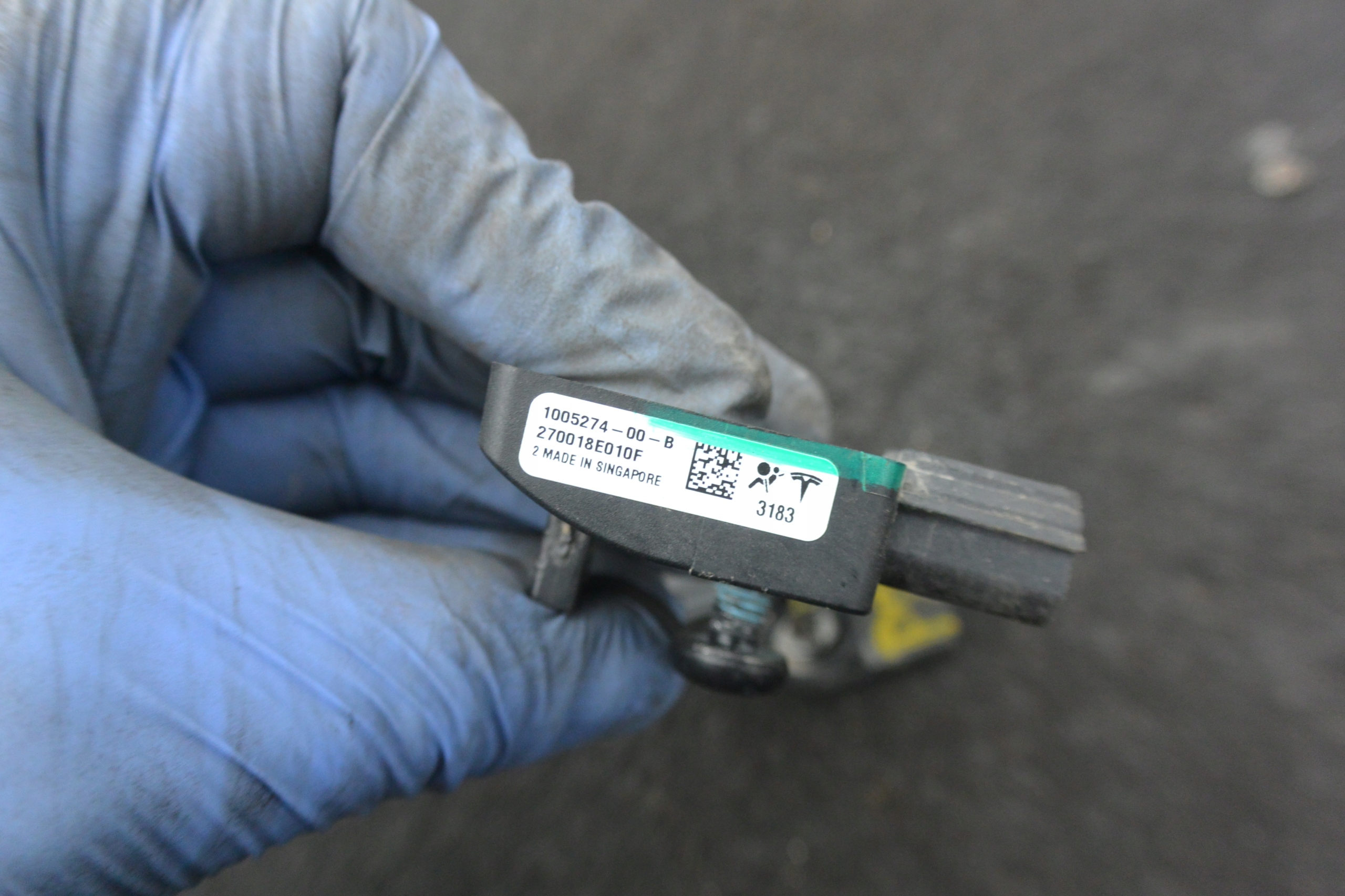 BESCHLEUNIGUNGSSENSOR CRASHSENSOR TESLA MODEL S 12-16