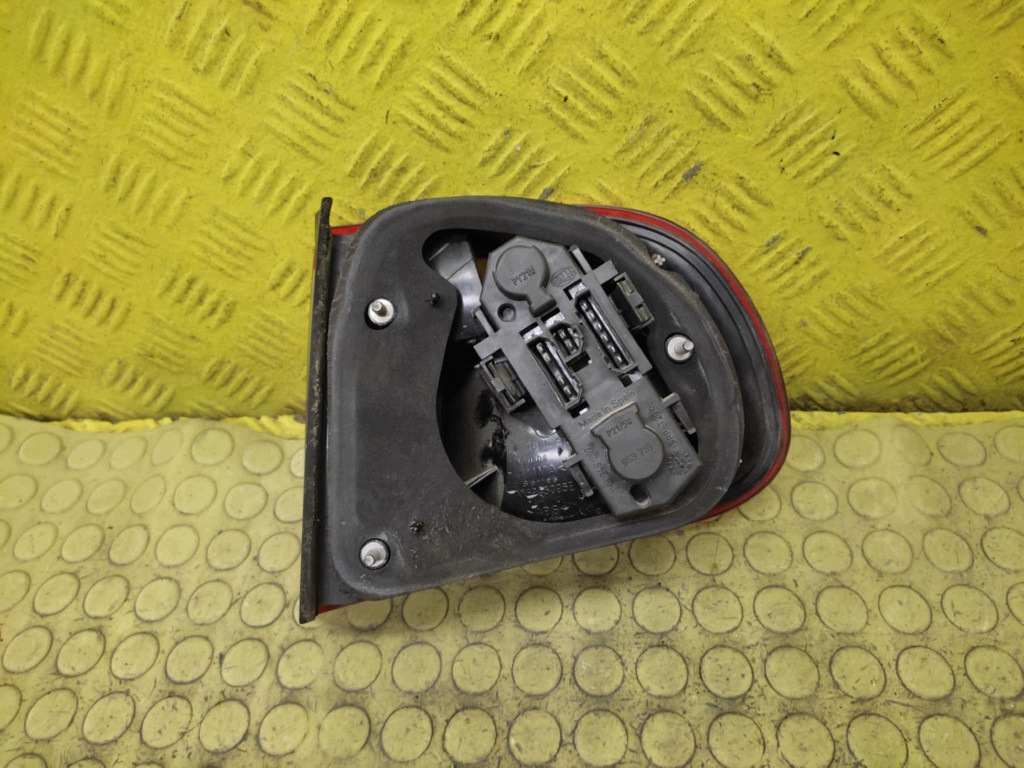 SEAT TOLEDO II light left rear part 1M5945095B
