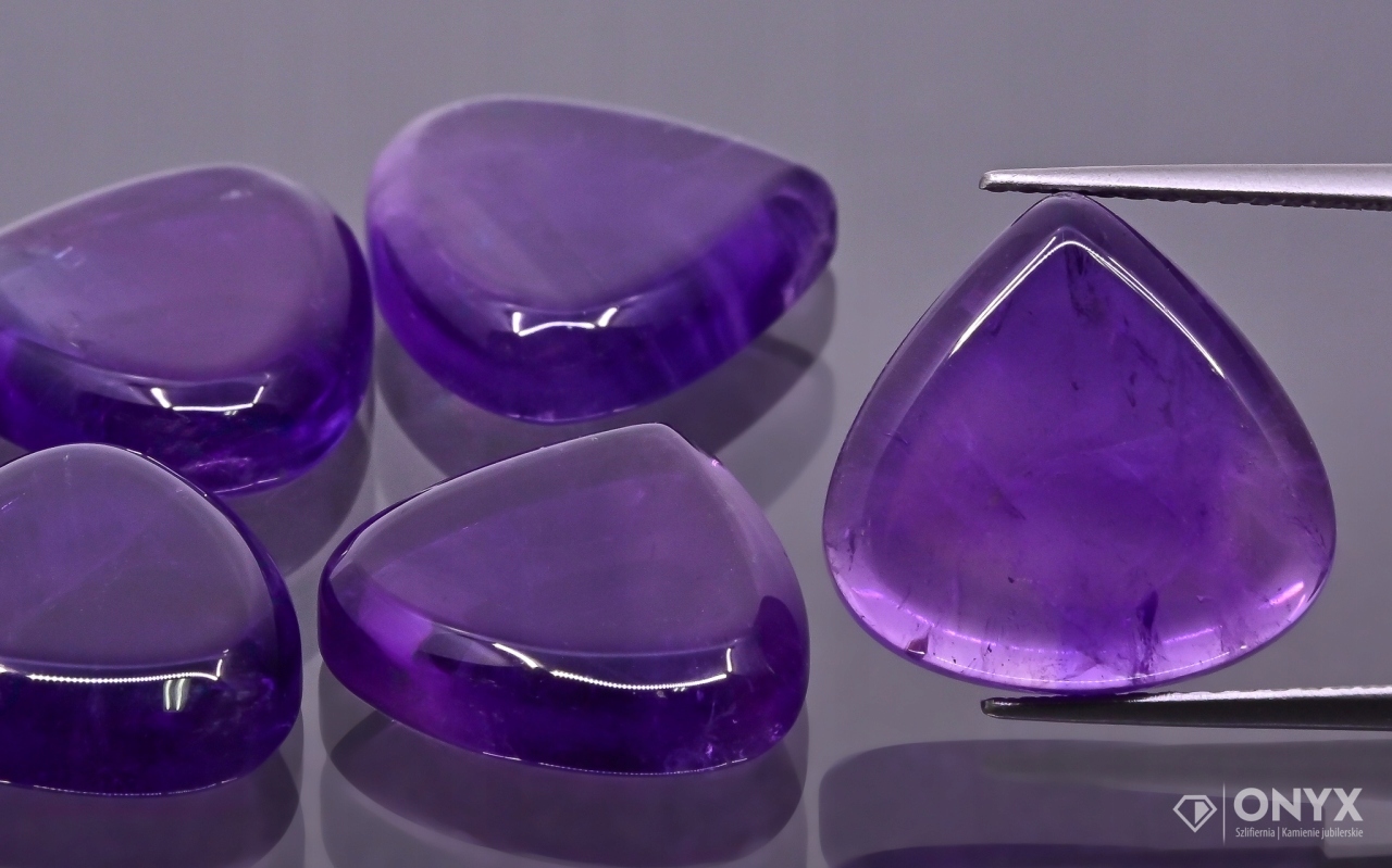 Ametyst mělká slza 14x14 mm