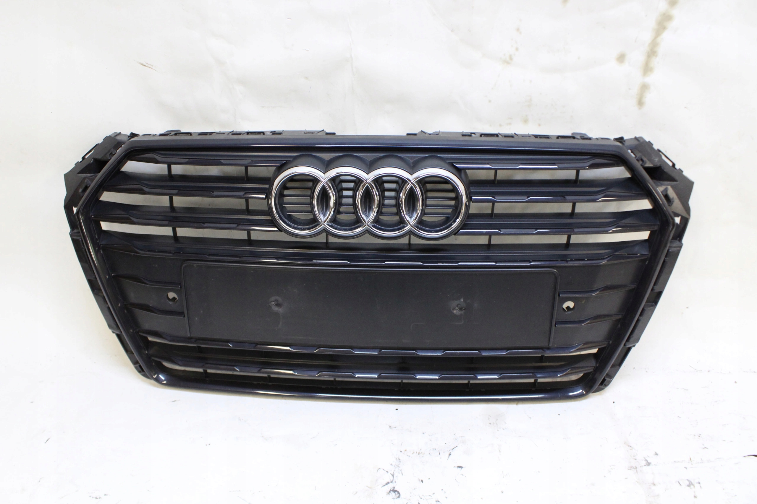 Audi A4 B9 grill 8W0853651AB
