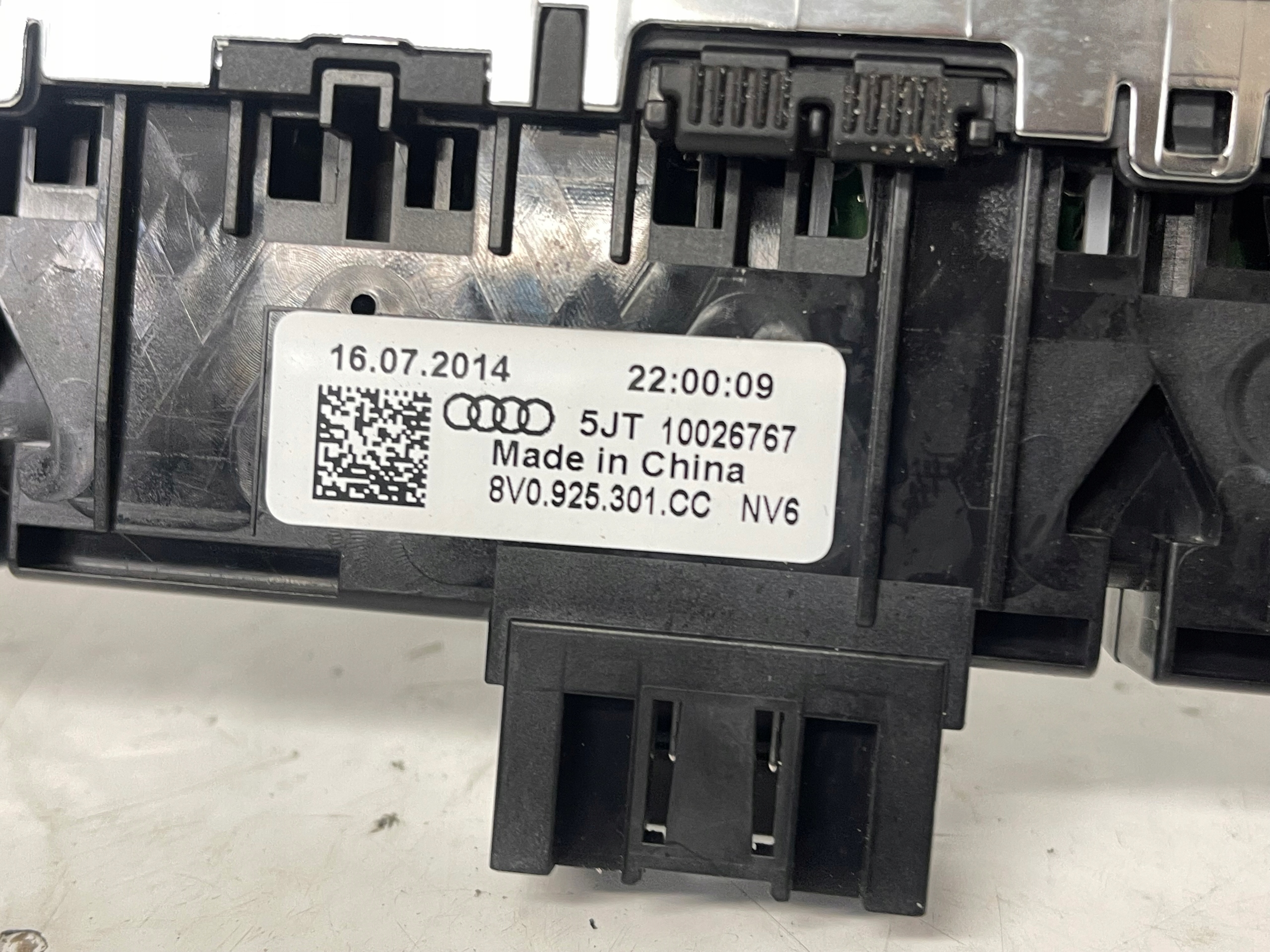 PANEL PRZYCISKOW střední AUDI A3 8V 8V0925301CC