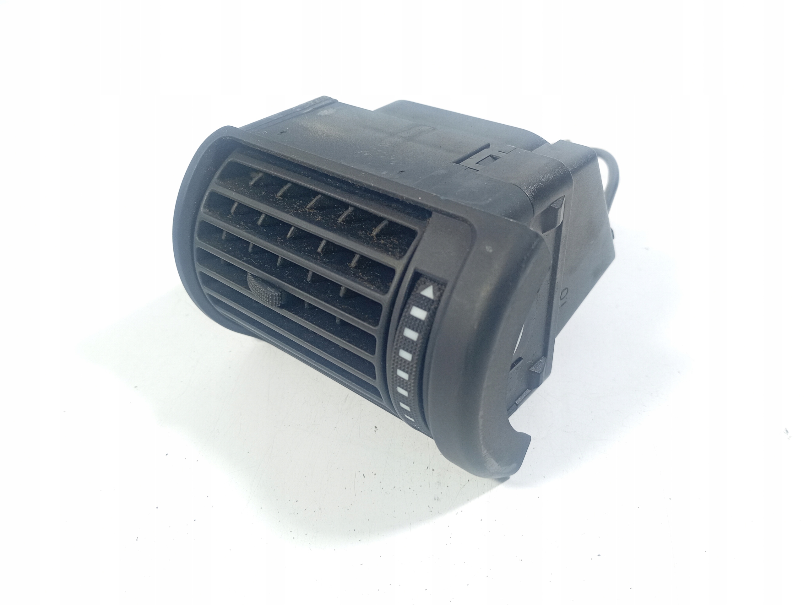 Audi A4 B5 94-01 grid air conditioning devices air left driver´s OE 8D1820901A