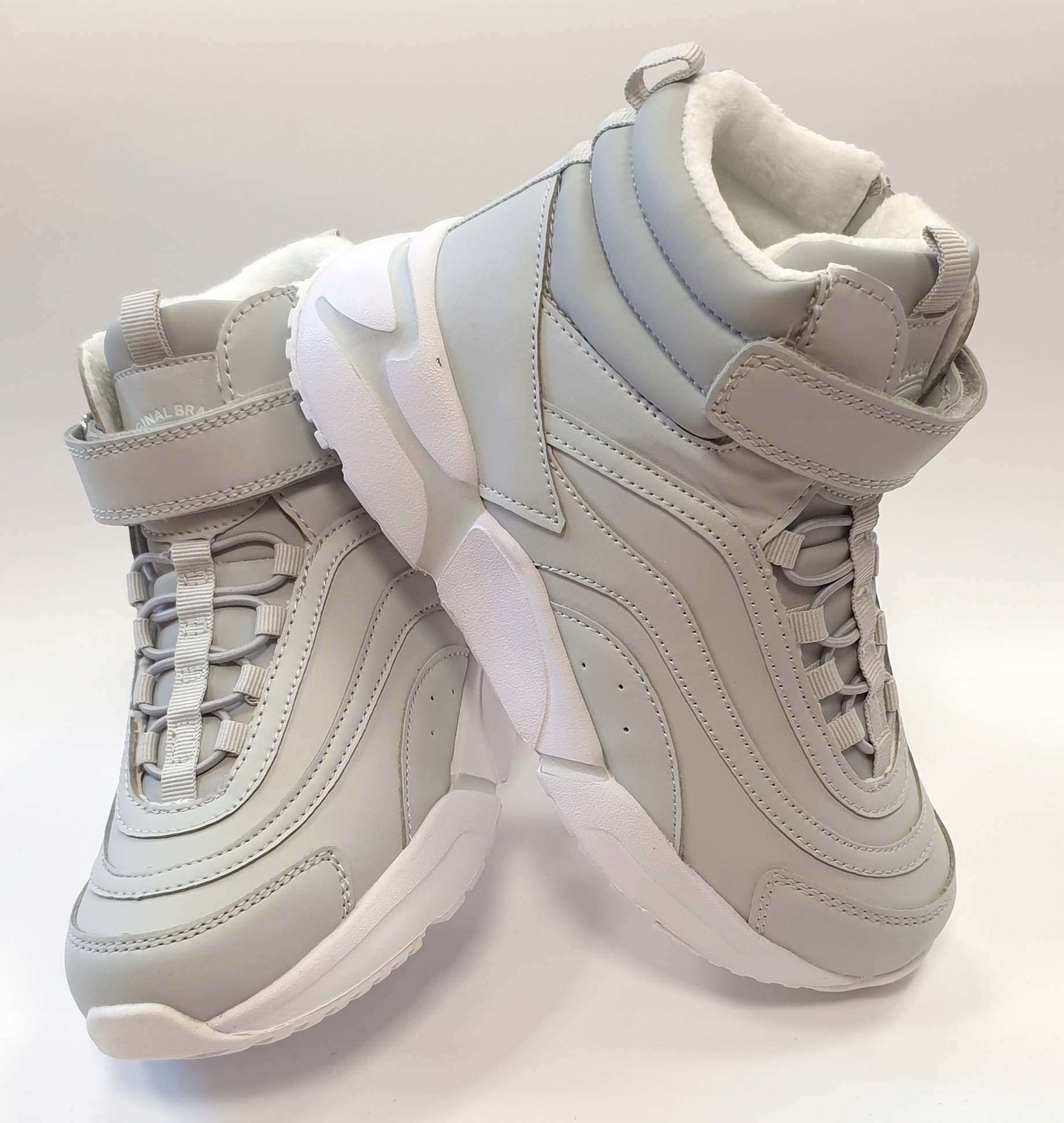 PÓŁBUTY TRZEWIKI OCIEPLANE RZEP POPIEL R 33 22,00 Marka American Club