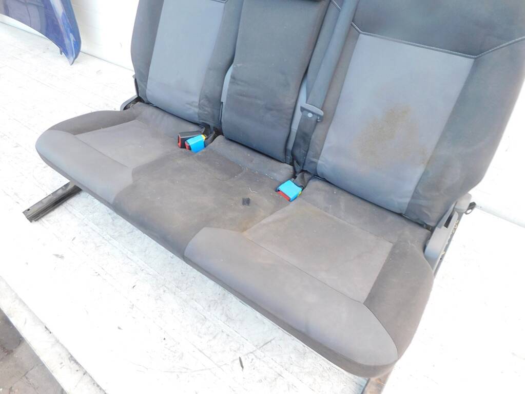 opel ZAFIRA b 1.9 08r диван зад кресла 2