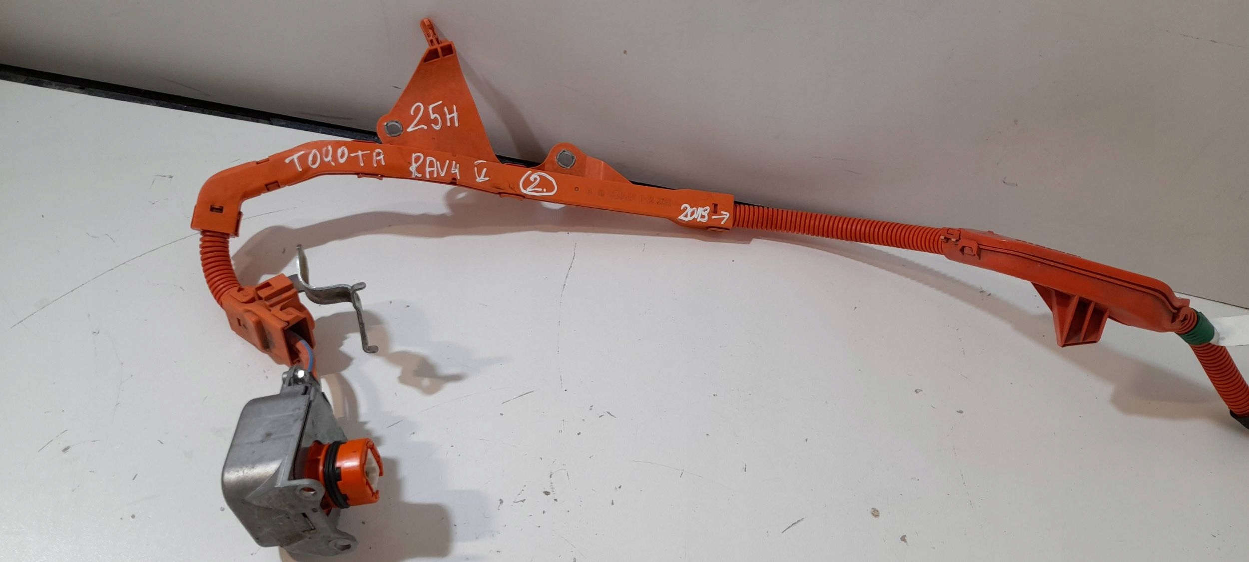 Toyota RAV 4 2,5 H XA50 bundle kompresora 821H242020 (2)