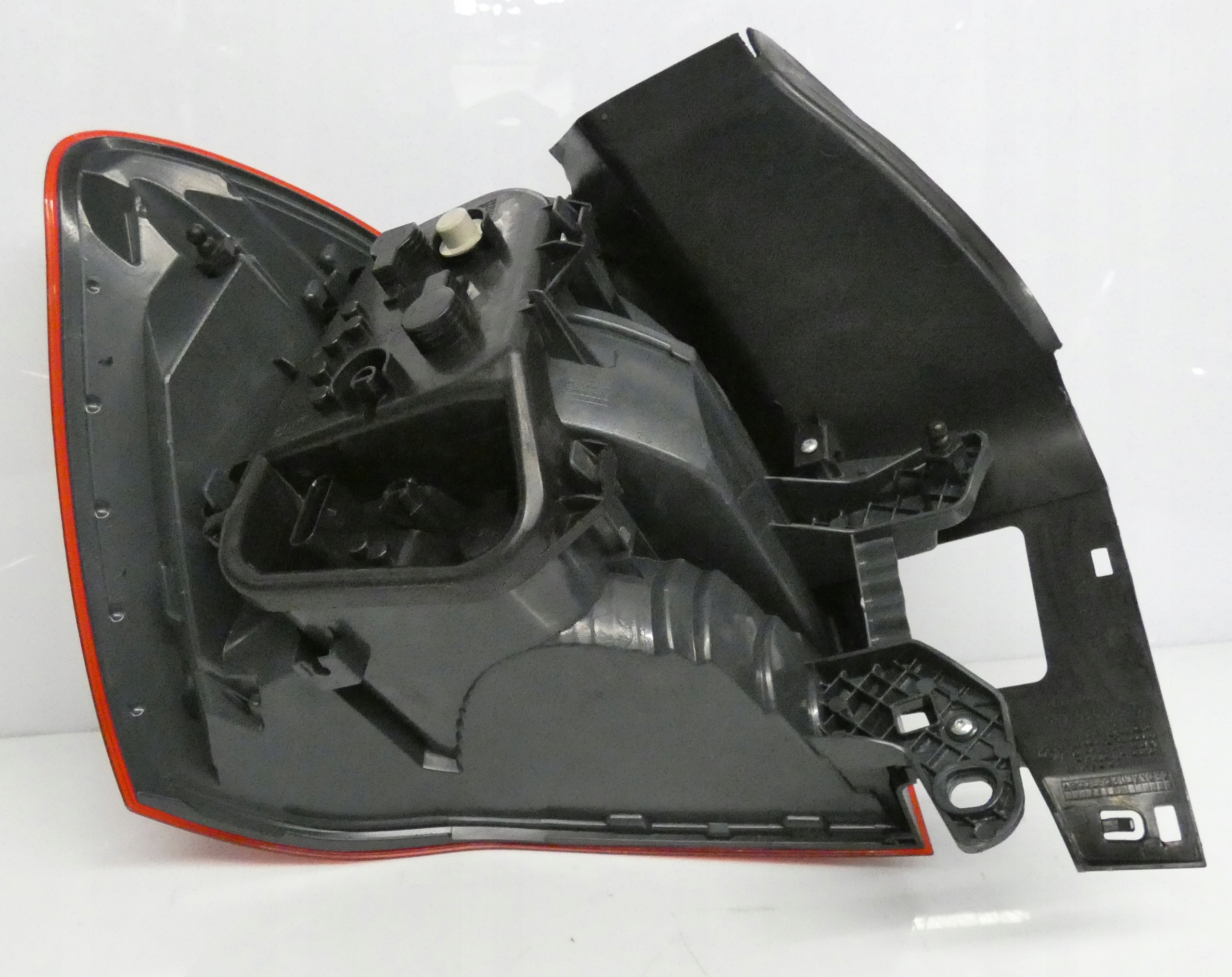 BMW 1 F20 F21 LIFT 2015- 7359018 LAMPA PRAWA TYŁ TYLNA LED Typ samochodu Samochody osobowe