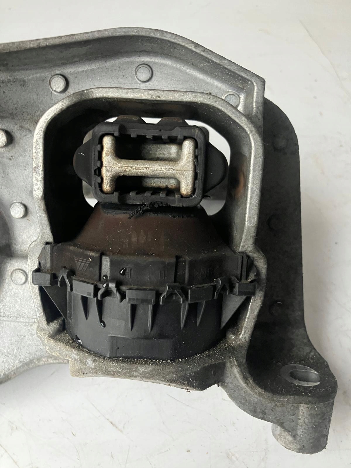 holder engine mount PEUGEOT 308 T9 1.2 THP 008956