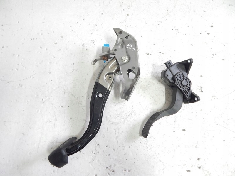 1 - Педали TOYOTA COROLLA E21 18-21