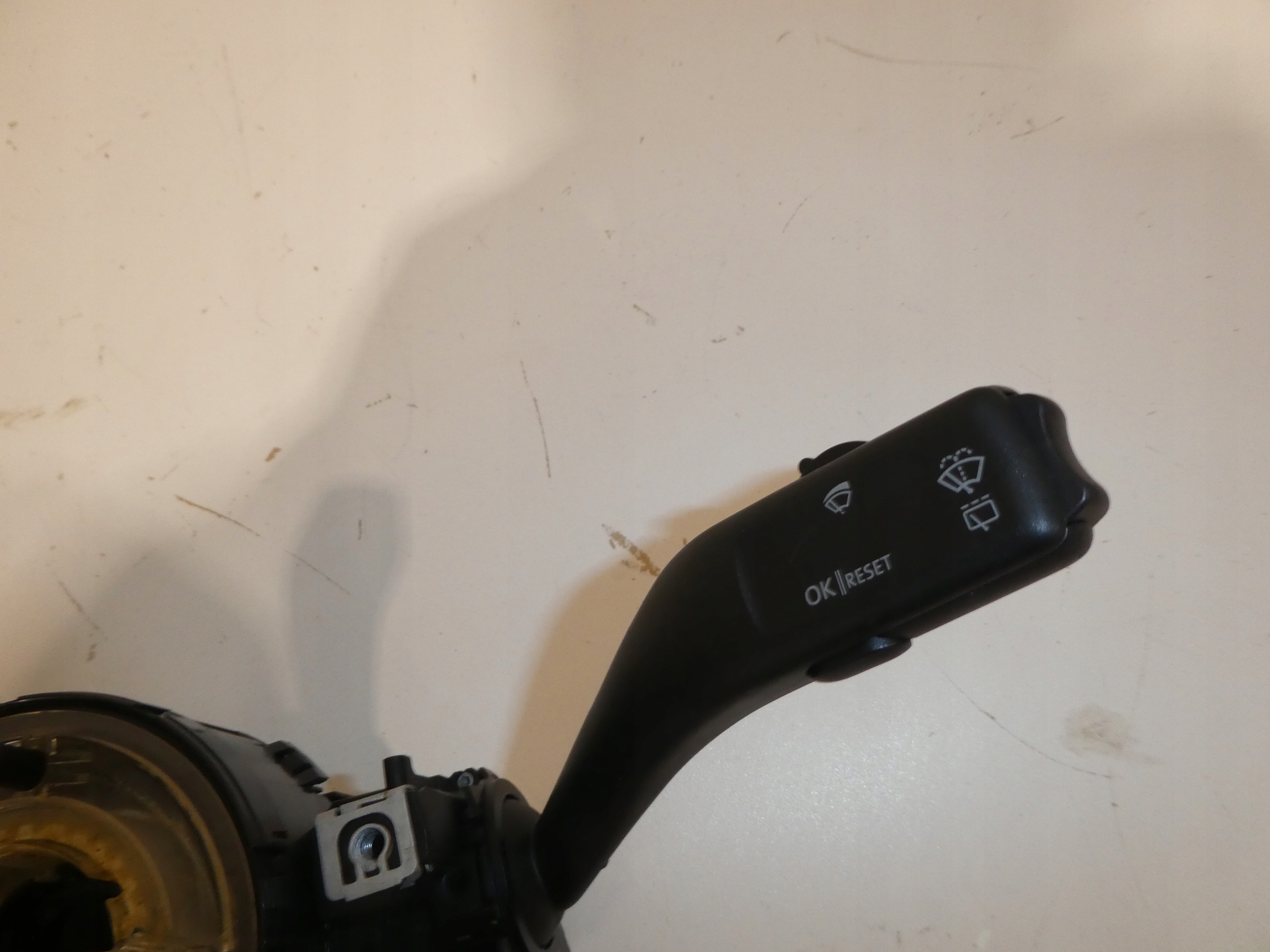 steering wheel levers and controls ring VW GOLF V 1K0953513A