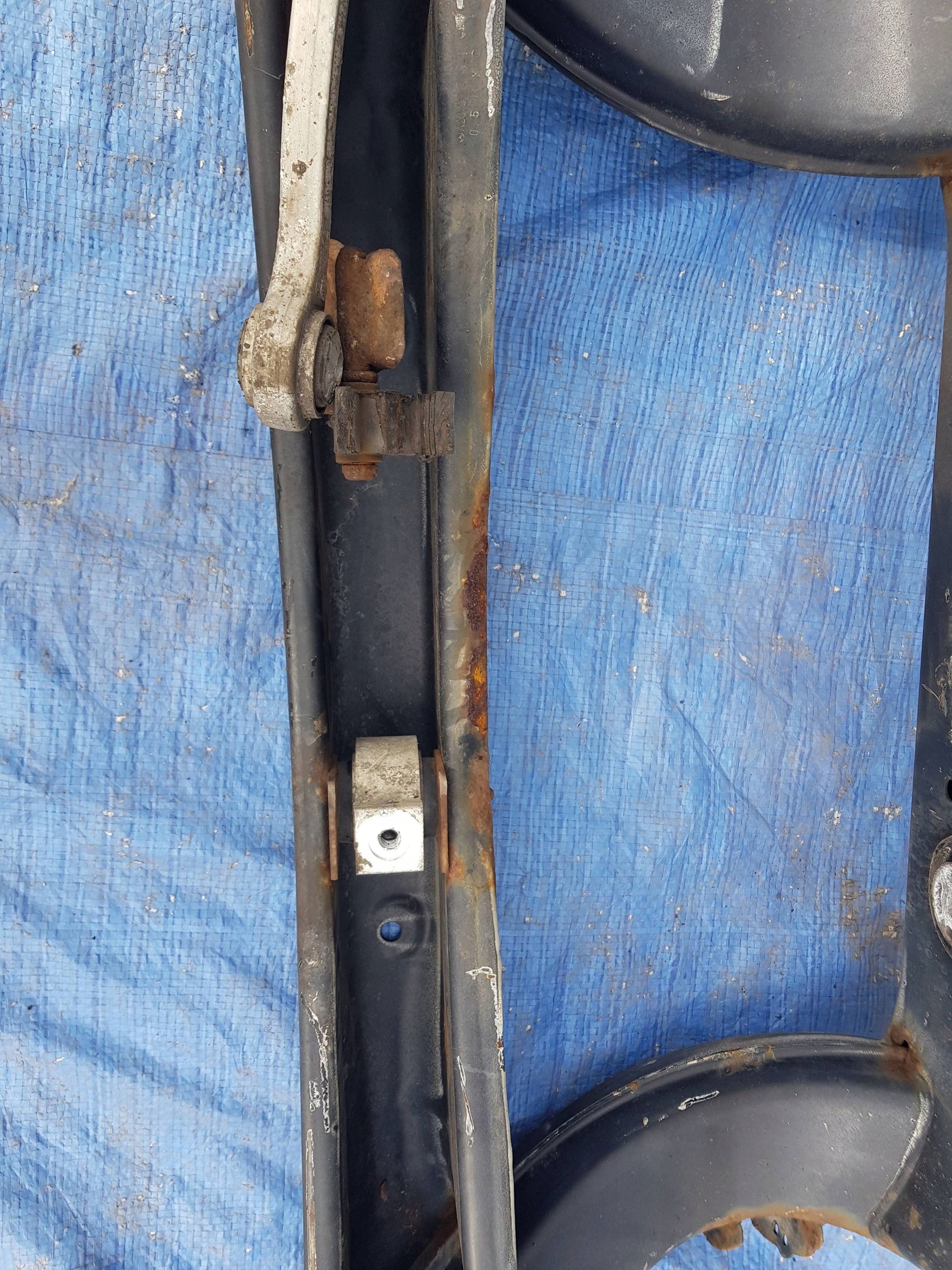 axle beam rear part MERCEDES W205 sedan sider subframe axle beam