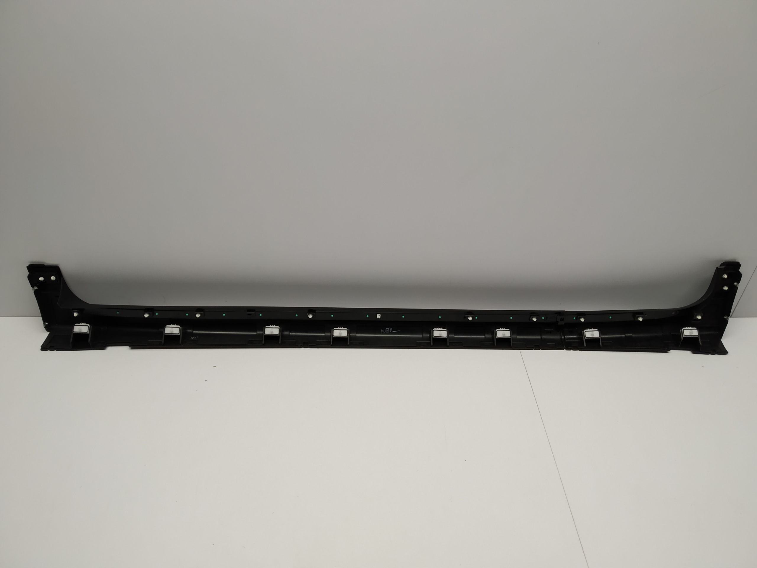 2017r + Chevrolet Traverse II threshold moulding cap threshold right