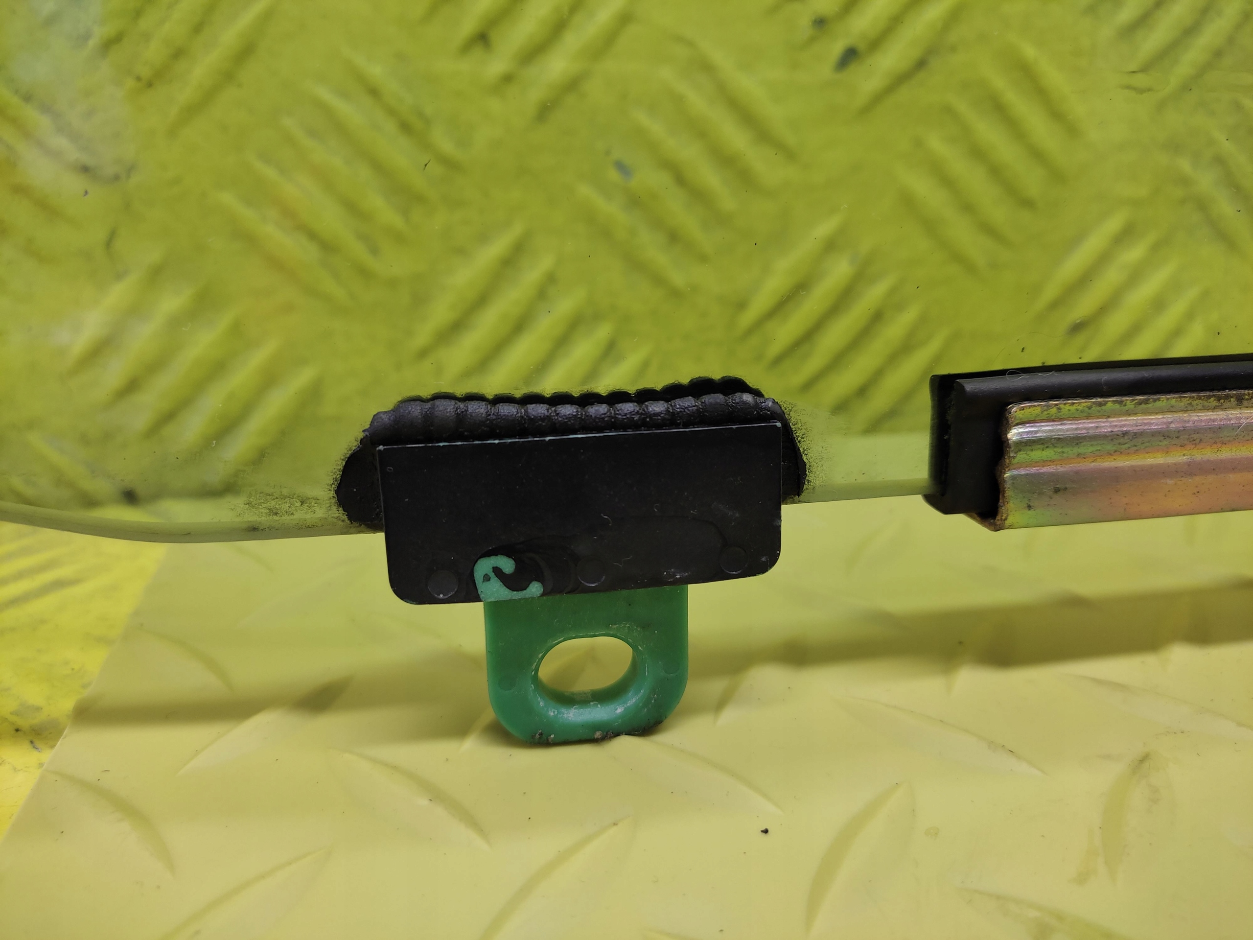 LEXUS RX300 window door left front