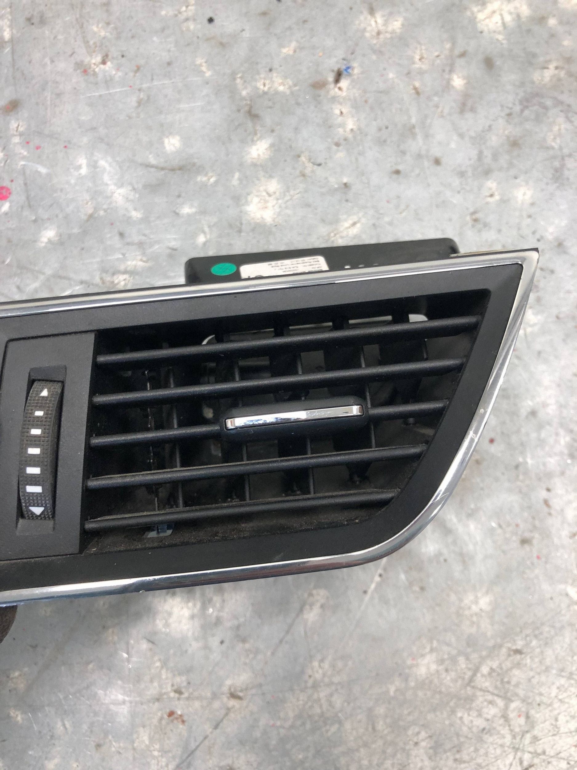 grid air conditioning devices left front SKODA RAPID 5JA819701J