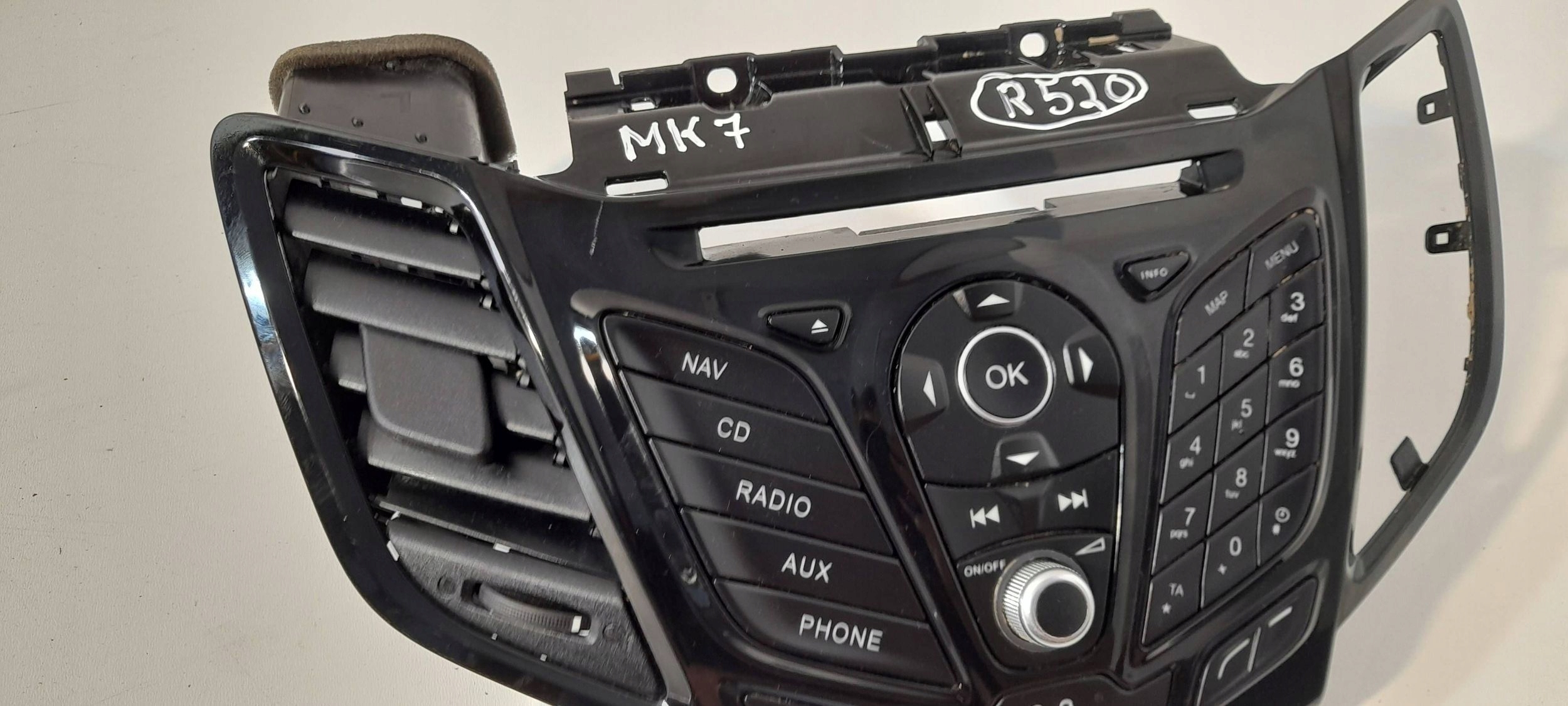 Ford Fiesta MK 7 control panel radia navigation devices C1BT18K811RA R520