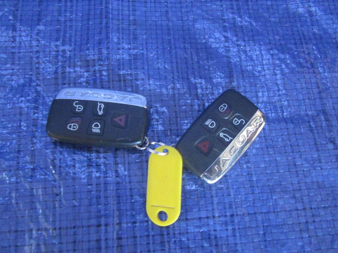 Jaguar F-Pace X761 2.0D 2016 PILOT PRZYCISK KLUCZYK Producent części Jaguar