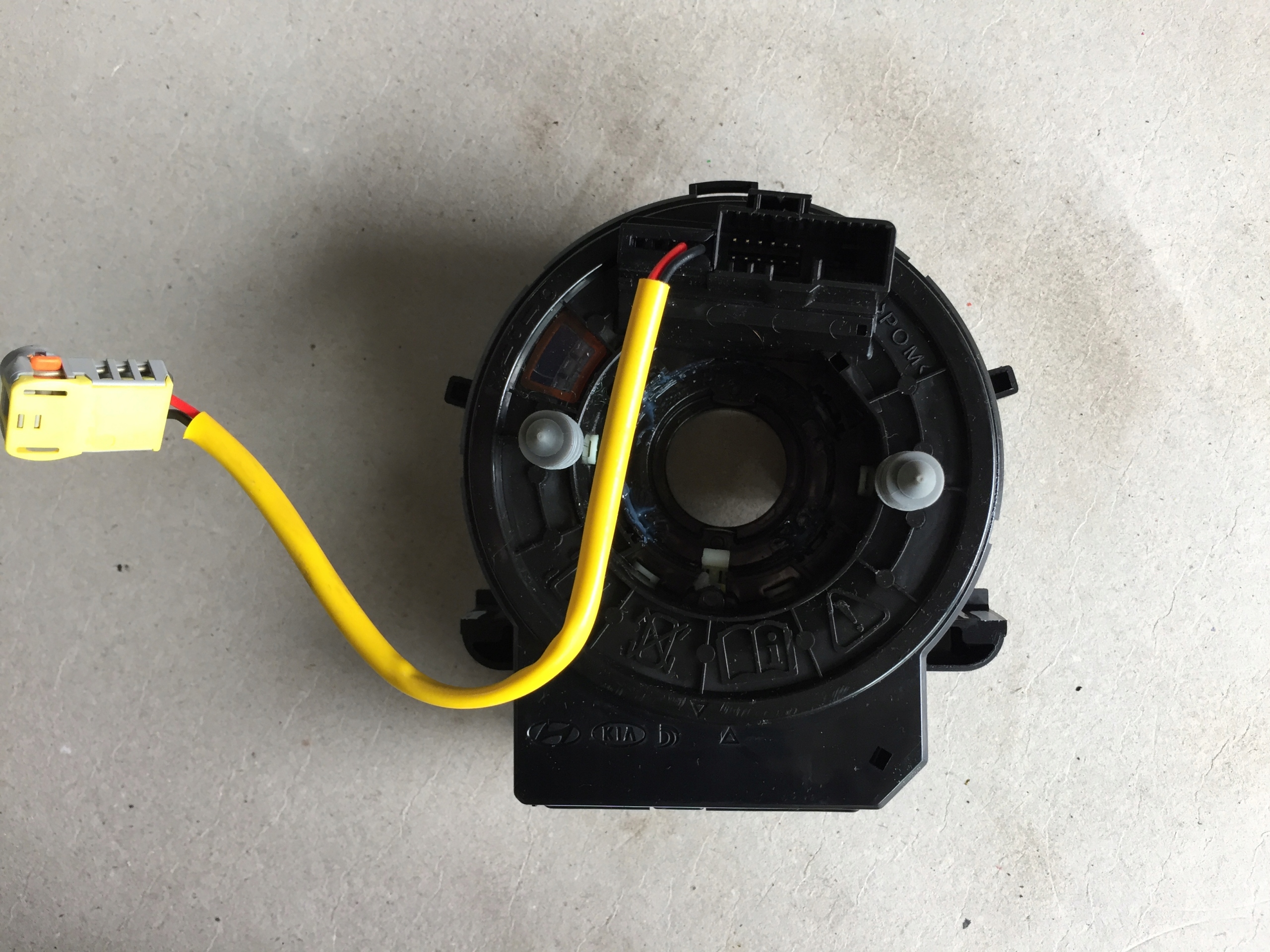 93490-G3130 - KIA CEED III 18-СТРІЧКА ПІД КЕРМО