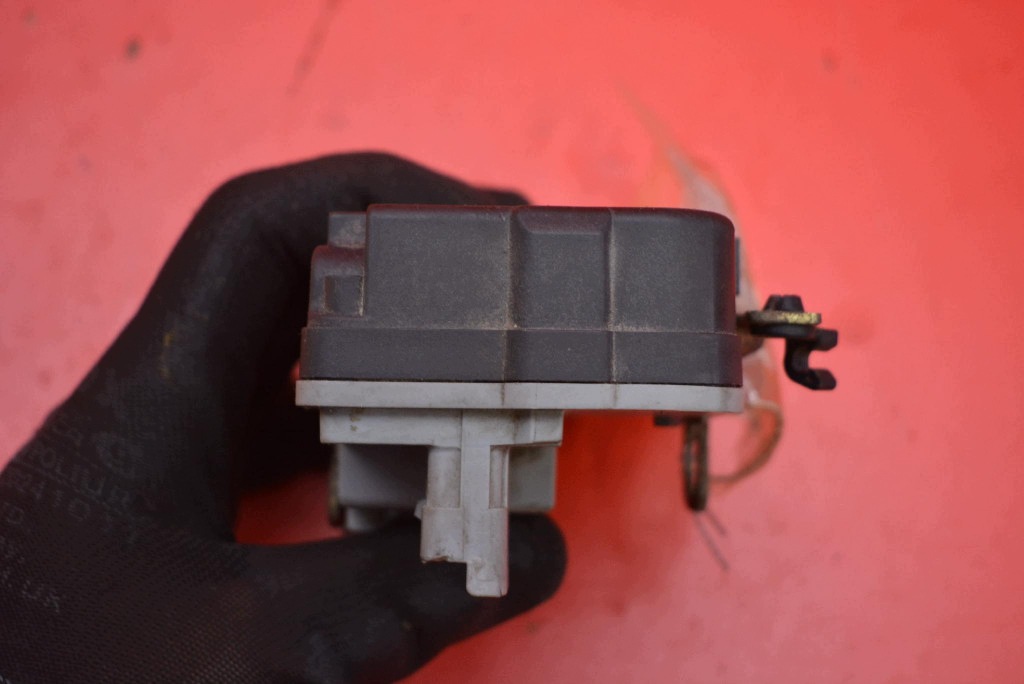 lock door left front front EU PEUGEOT 206 5D HB LIFT 02-09