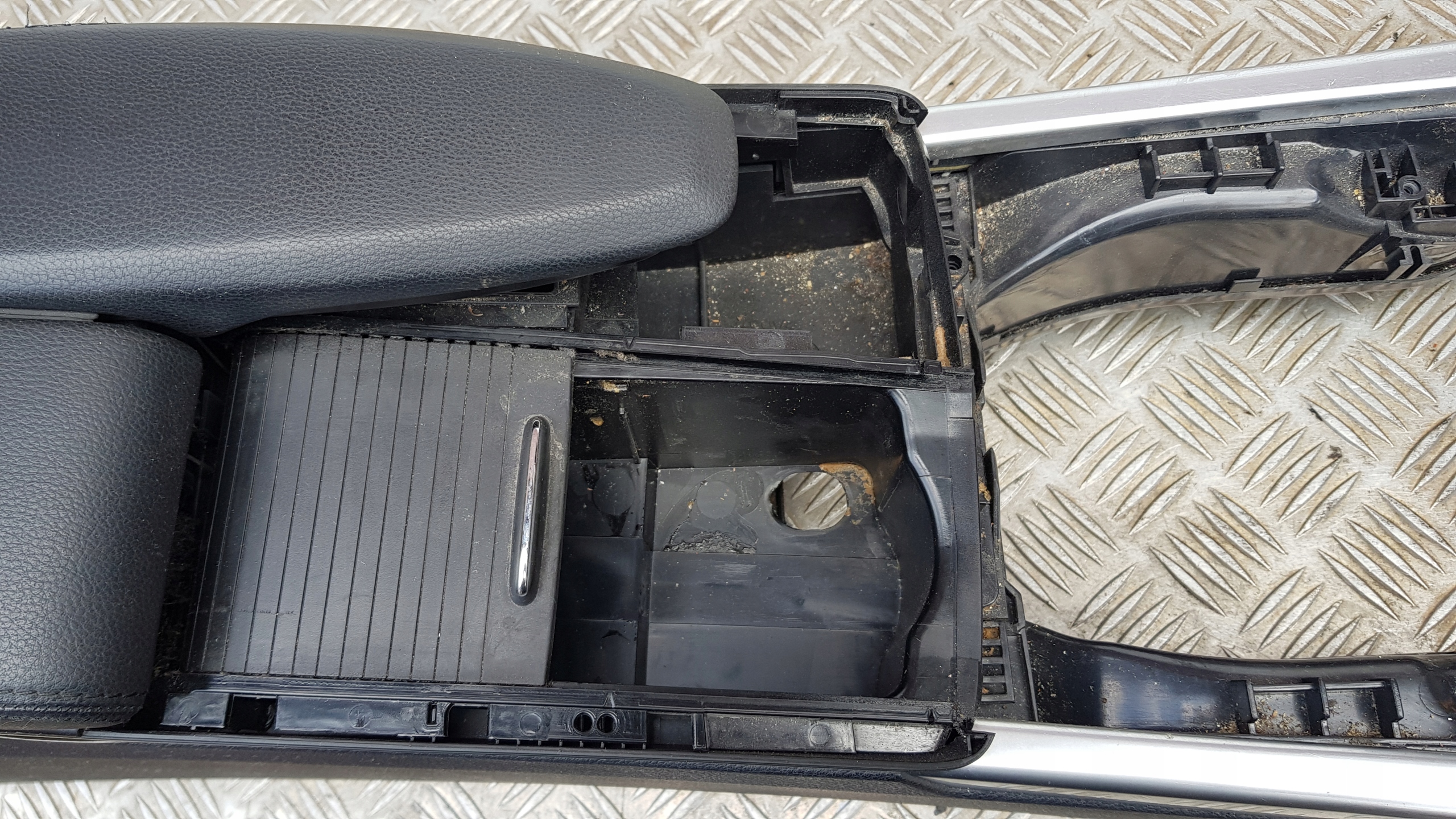 MERCEDES W212 TUNEL central armrest EUROPA
