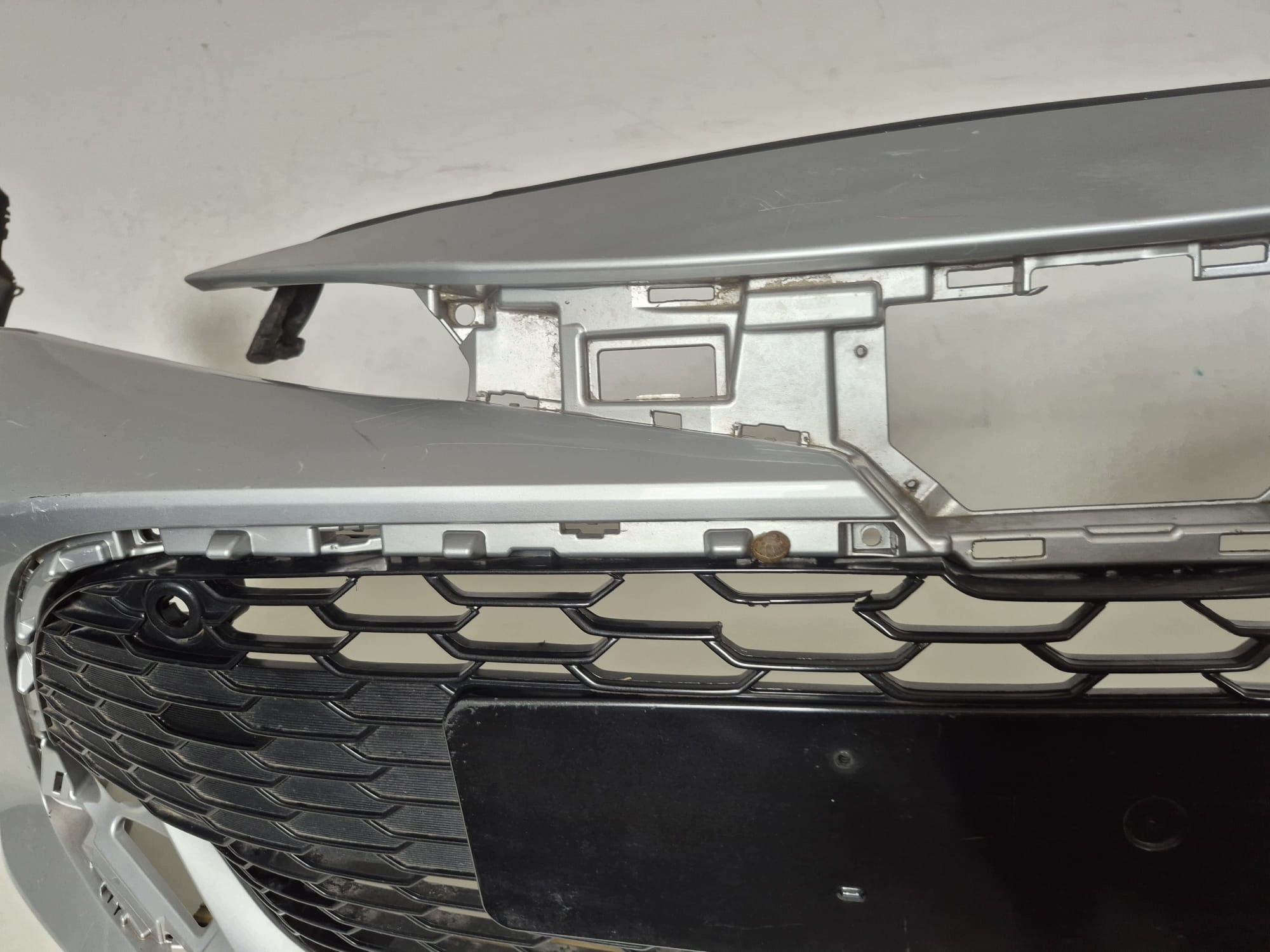 TOYOTA COROLLA XII E21 KOMBI HB bumper front front PDC 53112-02B10