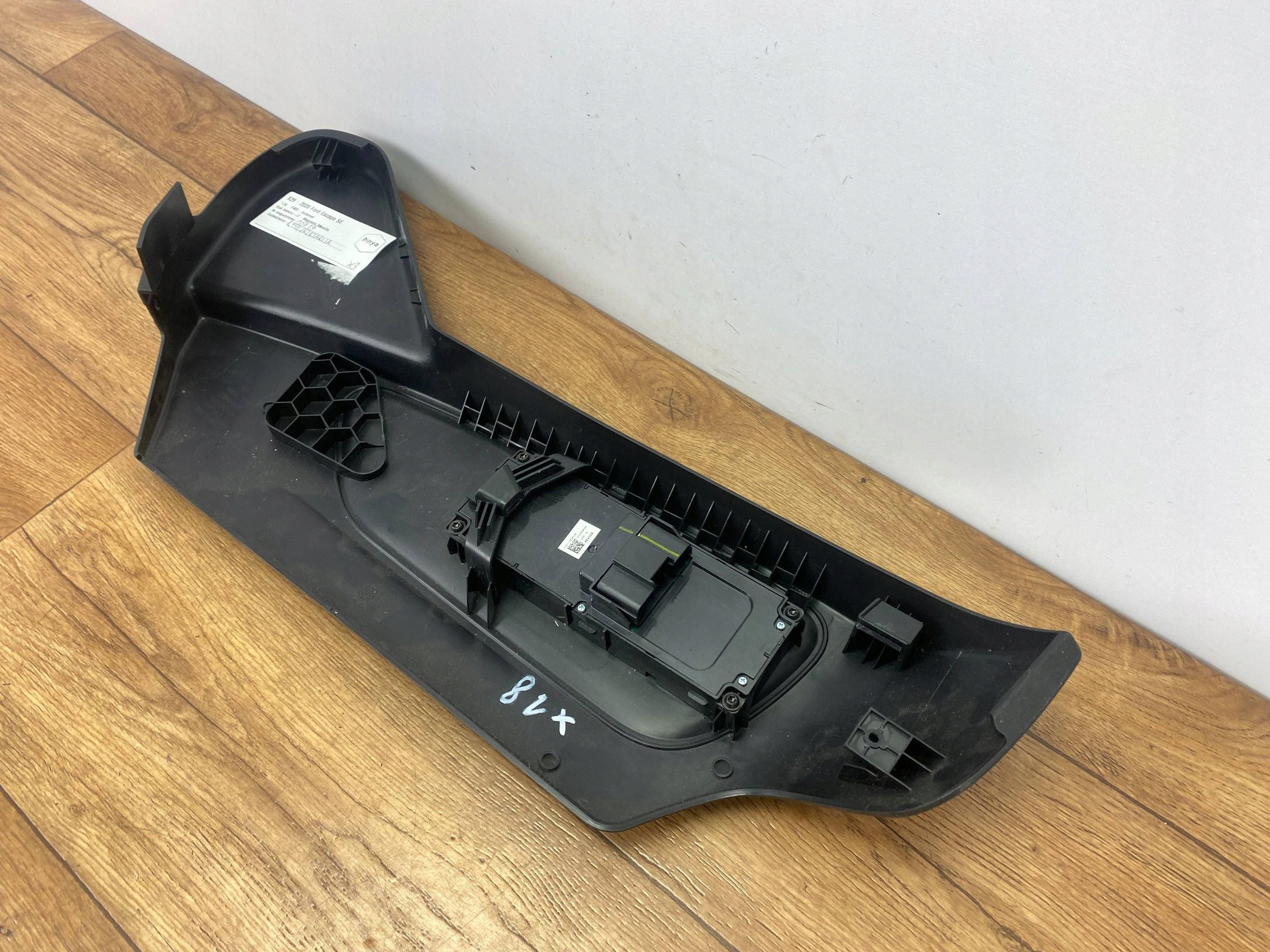 Panel Regulations- SITZ Ford Escape IV Kuga MK3 2020+