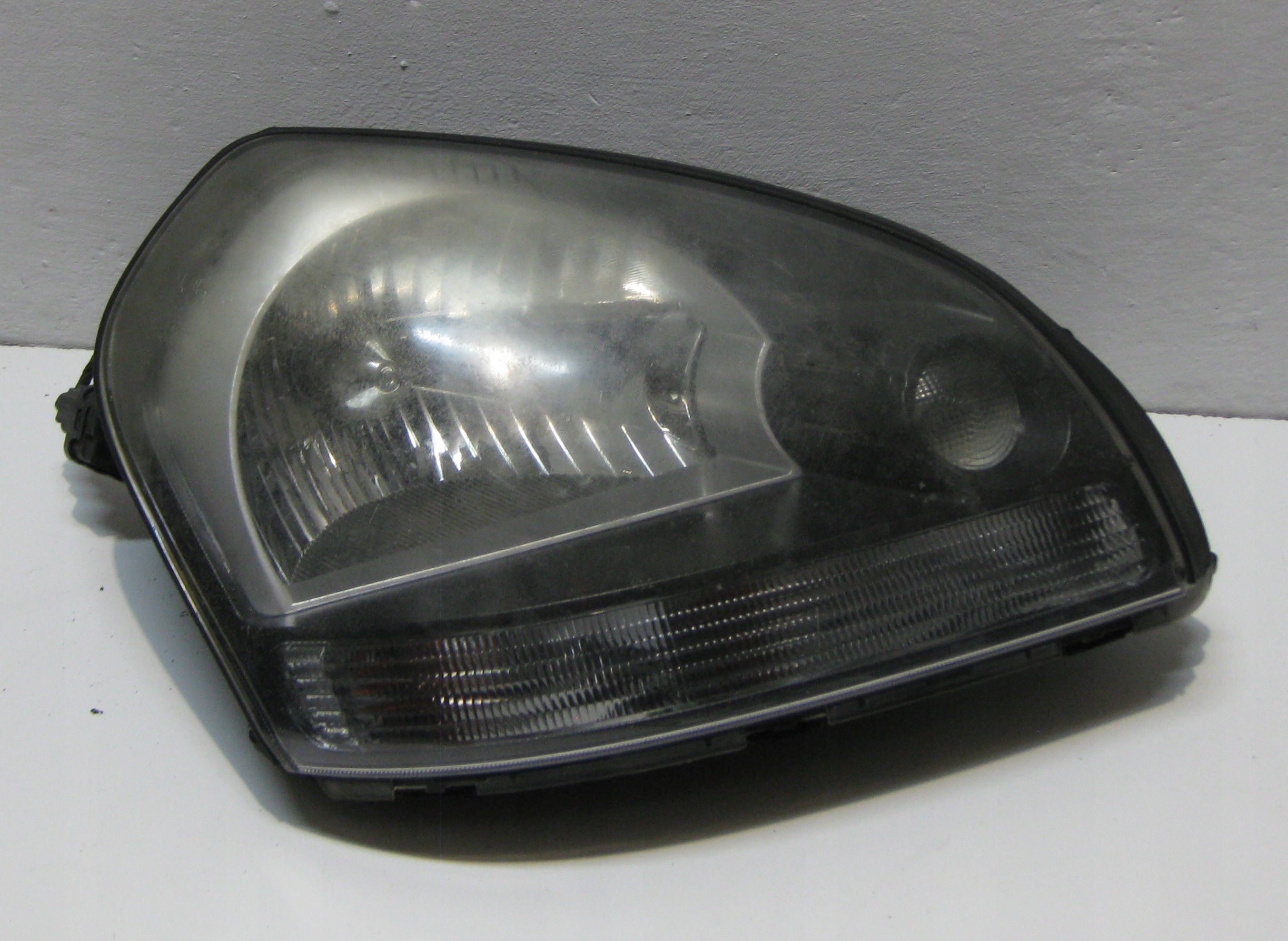 HYUNDAI TUCSON and 08R REFLEKTOR light right front EU 92102-2EXXX