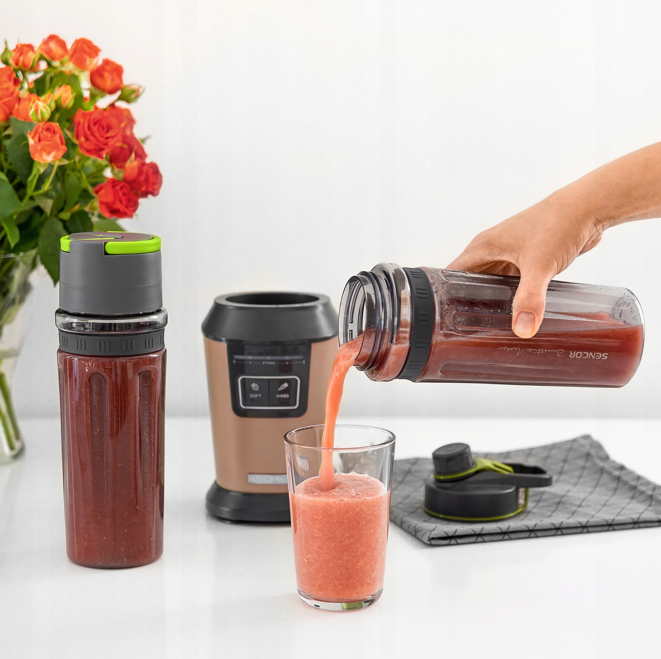 Smoothie Blender kielichowy miedziany Sencor 800W Załączone wyposażenie kielich przykrywka butelka