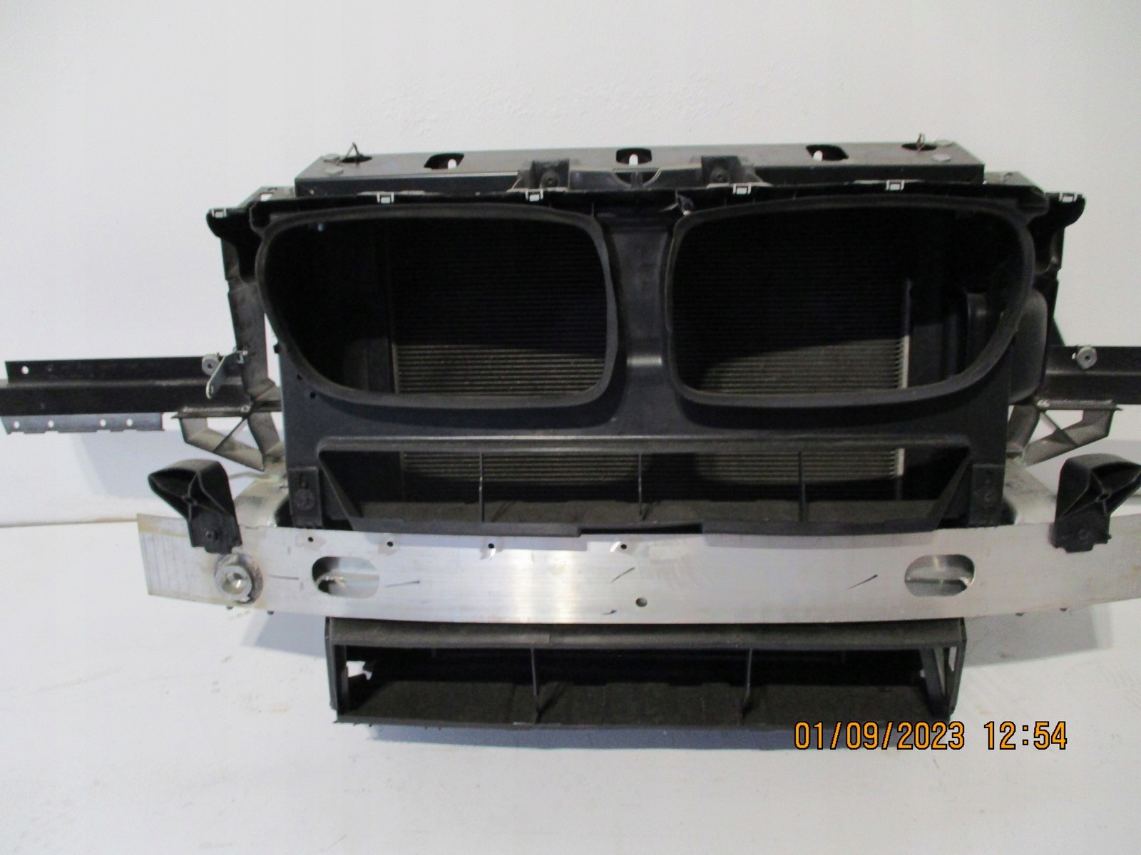 Pas przedni CHŁODNICE BMW X3 F25 X4 F26 2,0D MANUAL