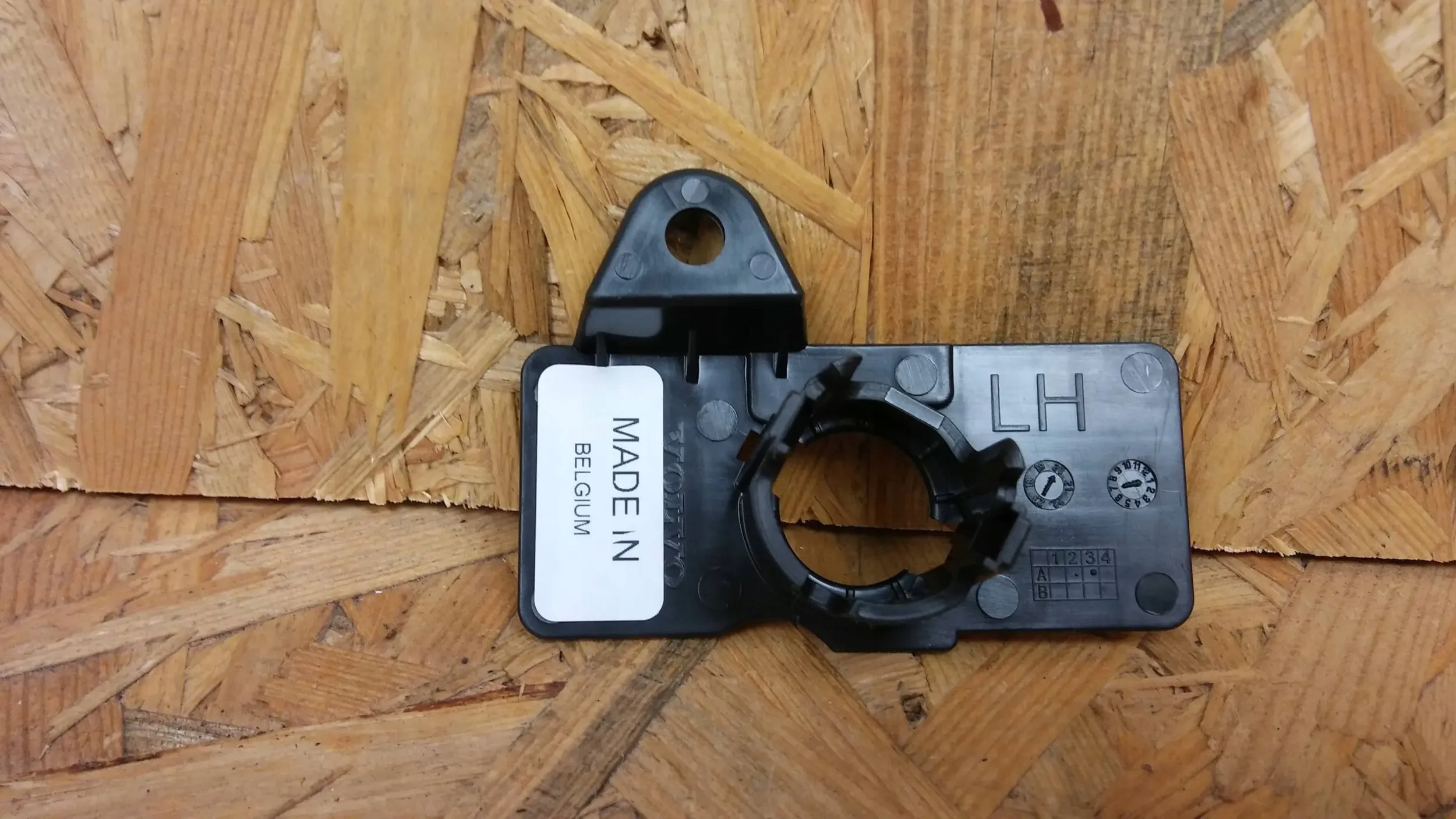 Volvo V40 2012+ koszyk staffa sensore PDC parcheggio posteriore