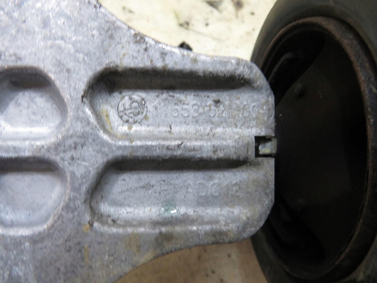 лапа подушка Двигателя левый suzuki VITARA III 1.6