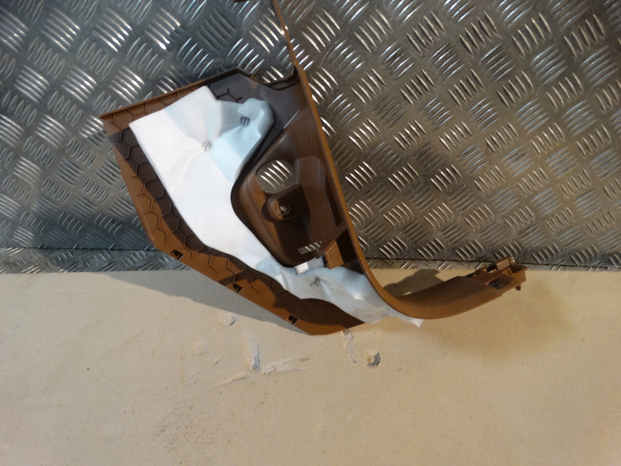 IDEALNA cover SLUPKA A left PORSCHE CAYENNE 9Y 1