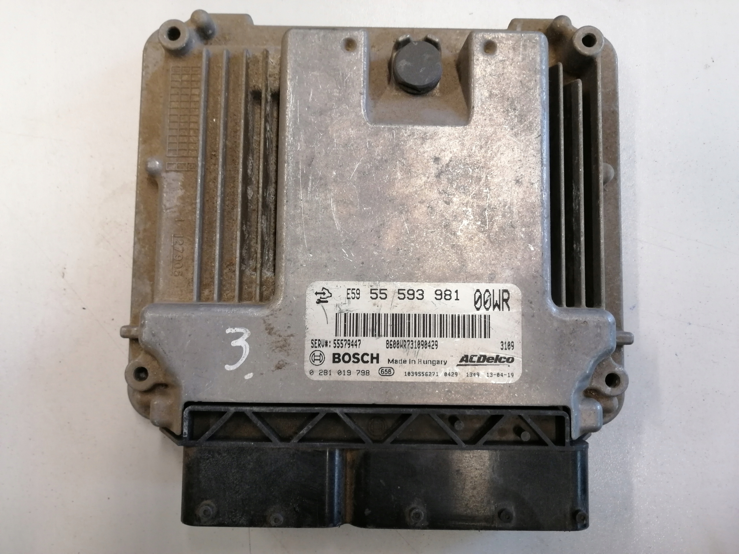 control unit computer of the engine OPEL CORSA D 55593981