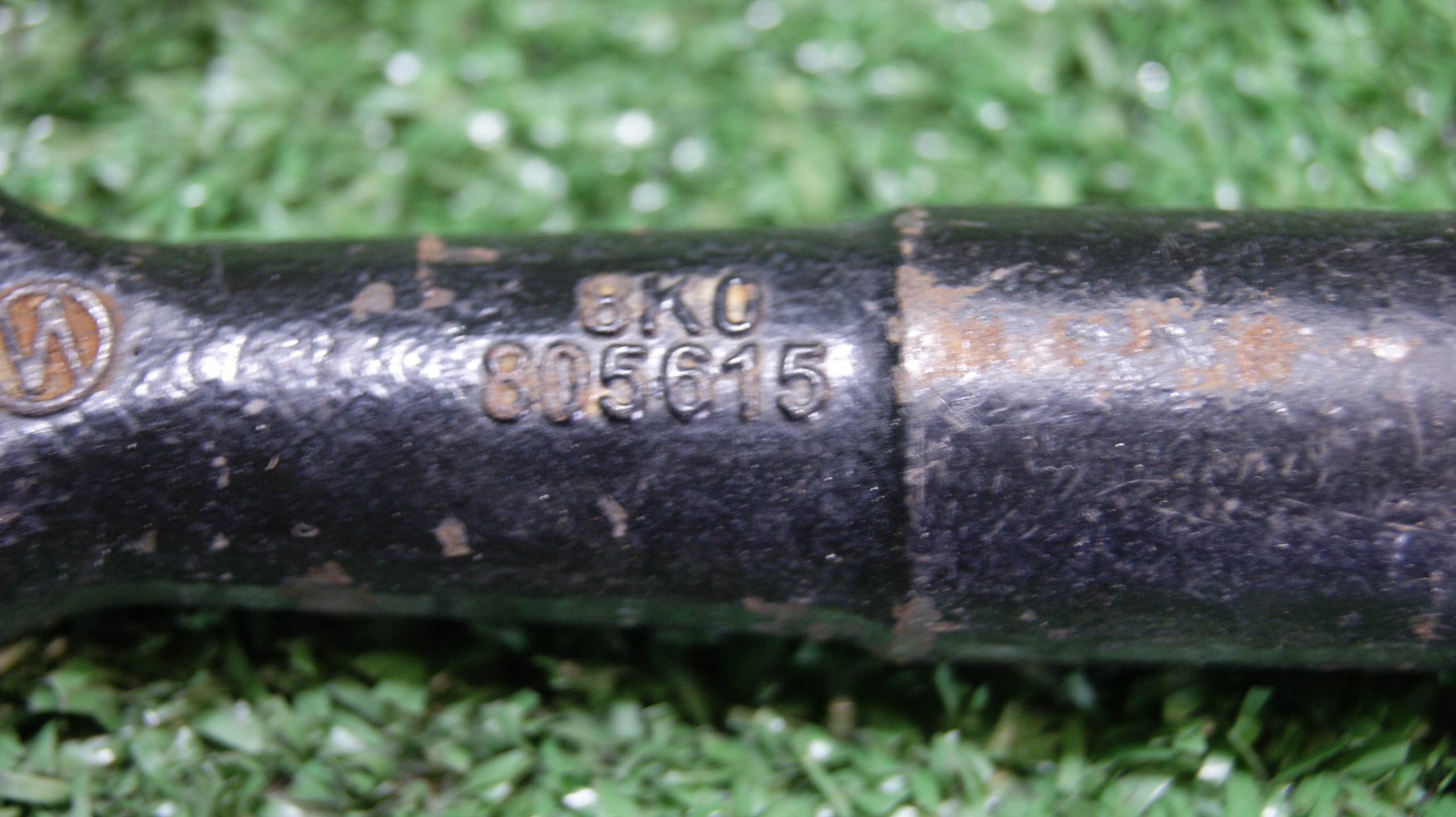 UCHO HOLOWNICZE VOLKSWAGEN GOLF 7 8K0805615