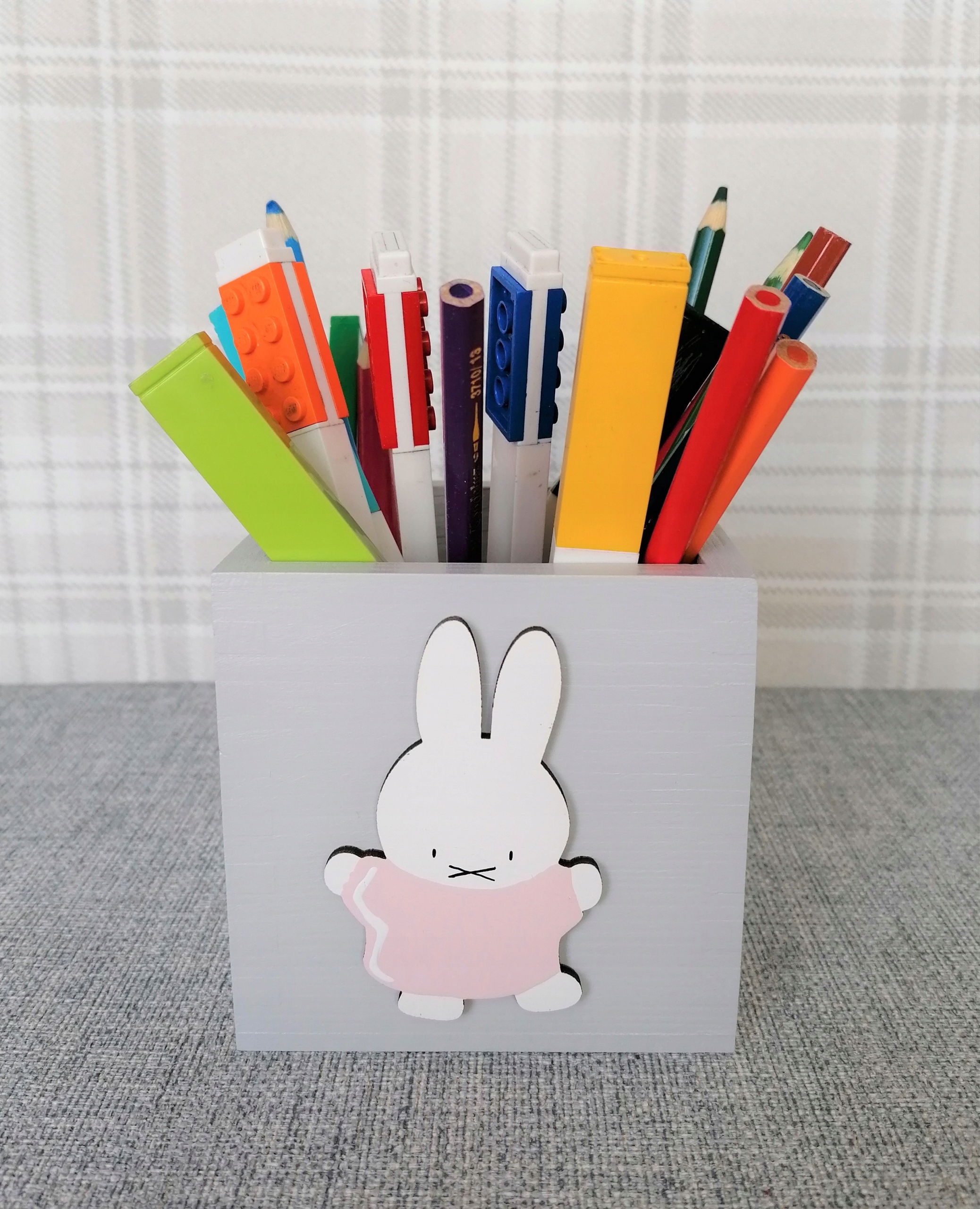 ORGANIZER PRZYBORNIK POJEMNIK NA KREDKI Z IMIENIEM Marka inna