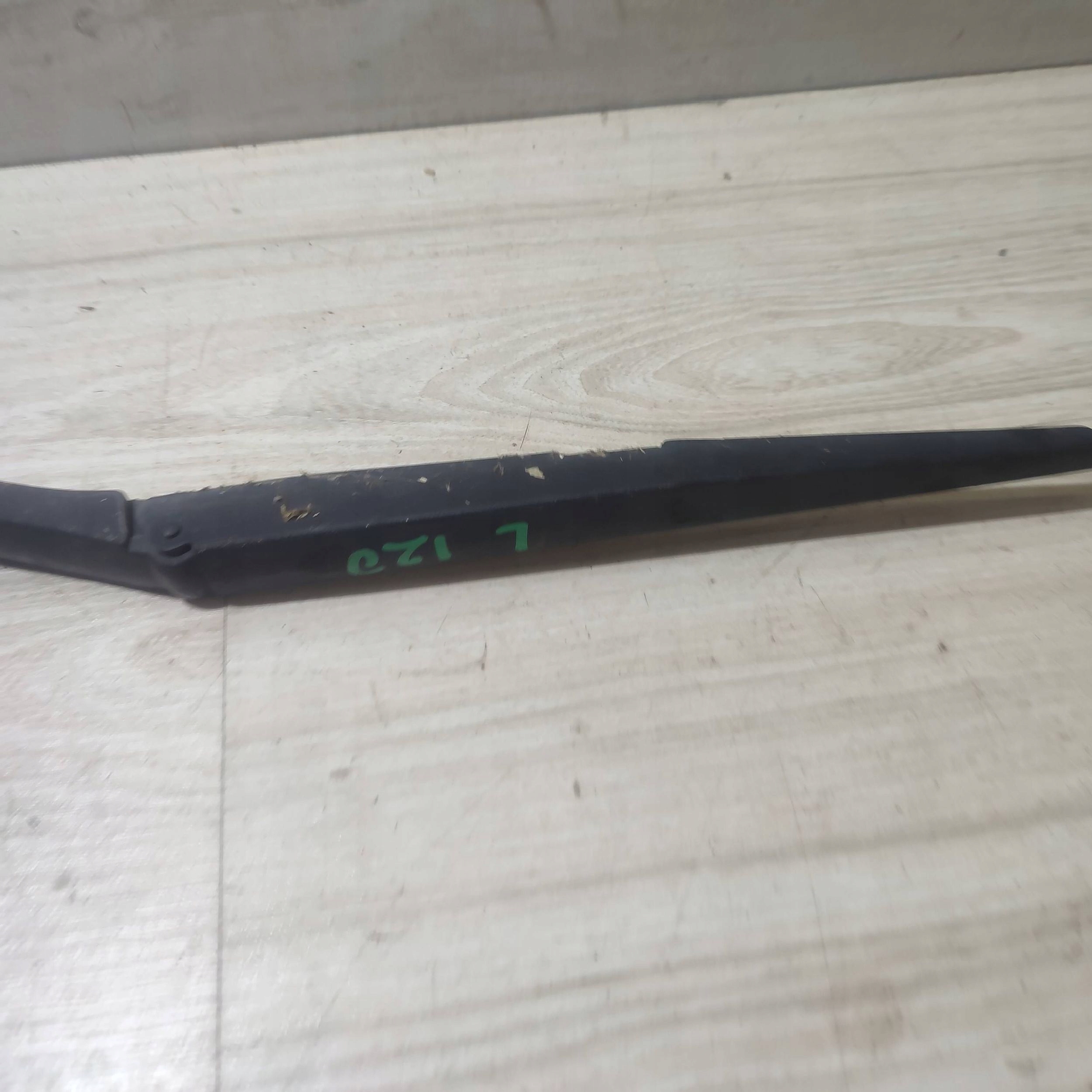 wiper arm windows left side Hyundai i20 (GB IB) 0E11