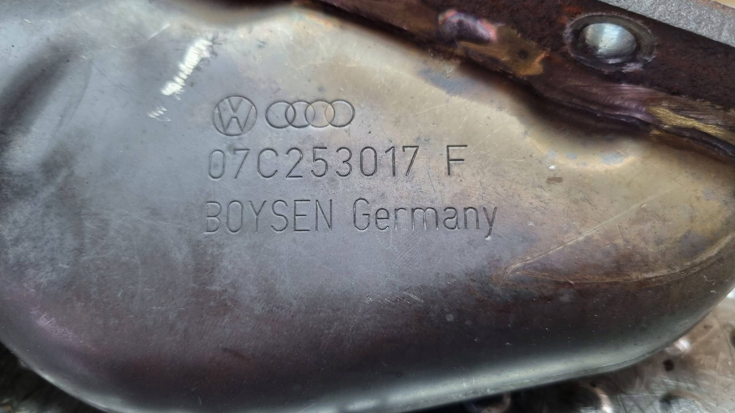 exhaust manifold left 07C253017F AUDI A8 D2 VW PHAETON 6.0 W12 BAN