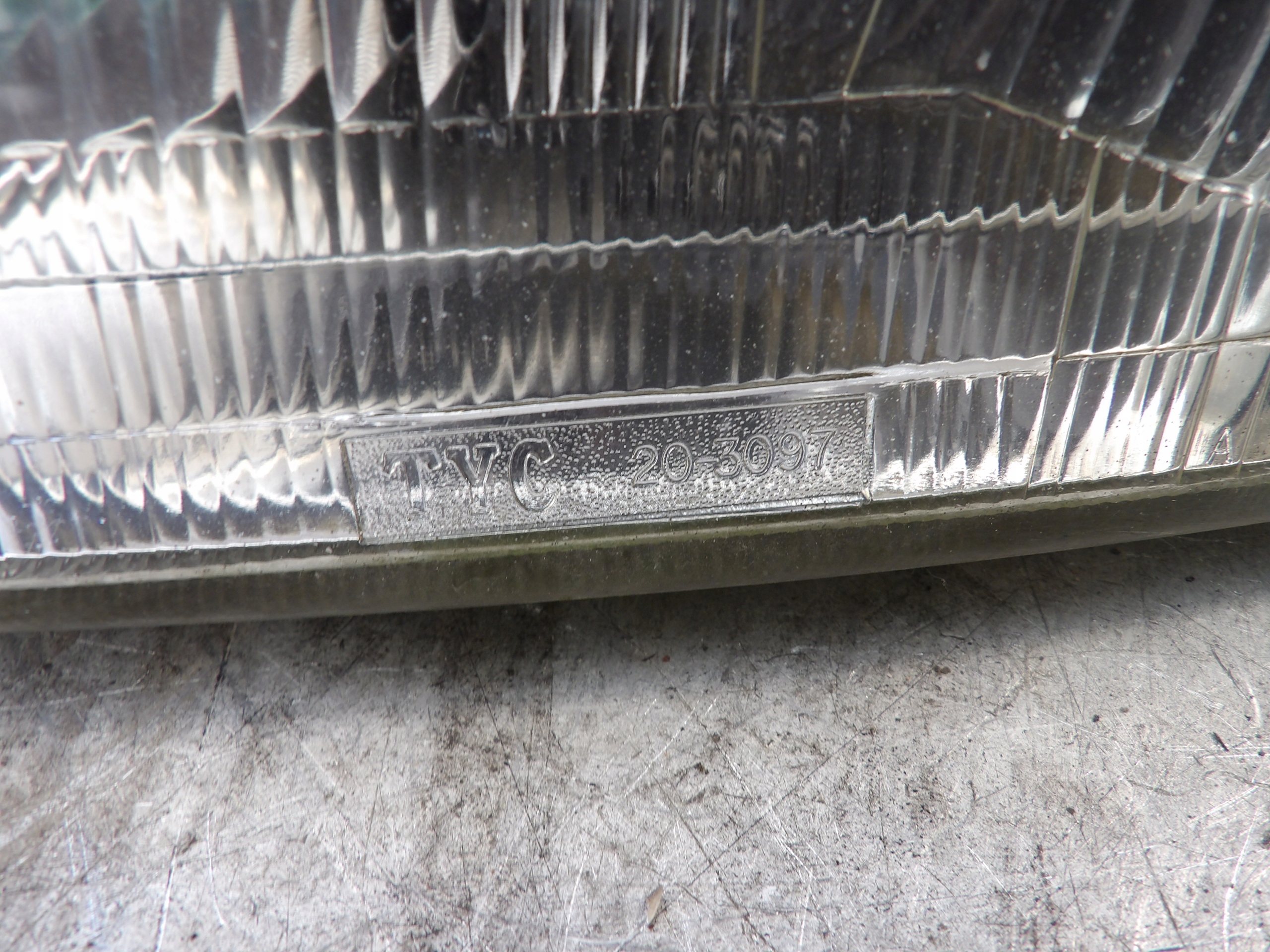 Fiat Punto and light front left 20-3097