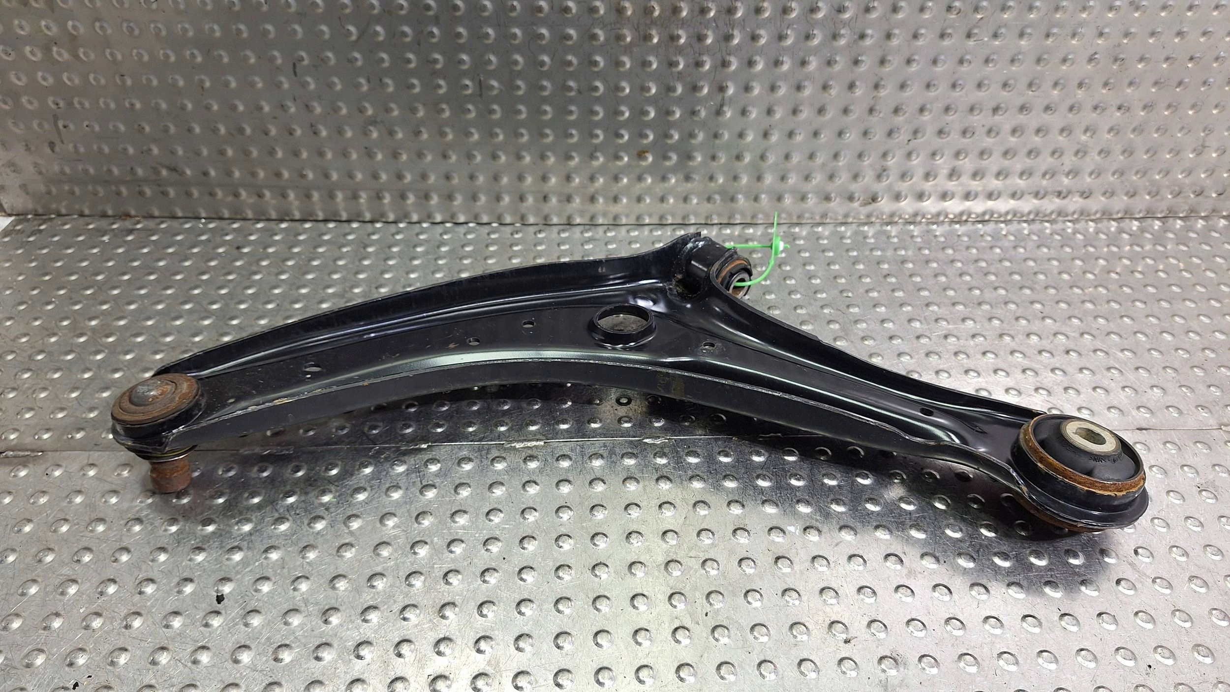 arm right front L1TC-3042-AB FORD PUMA MK2