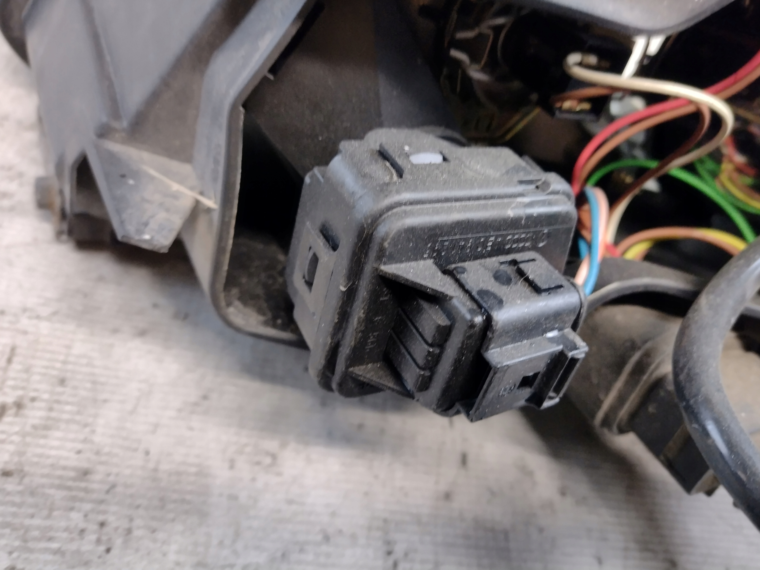 light right front Audi A6 C5 Xenon