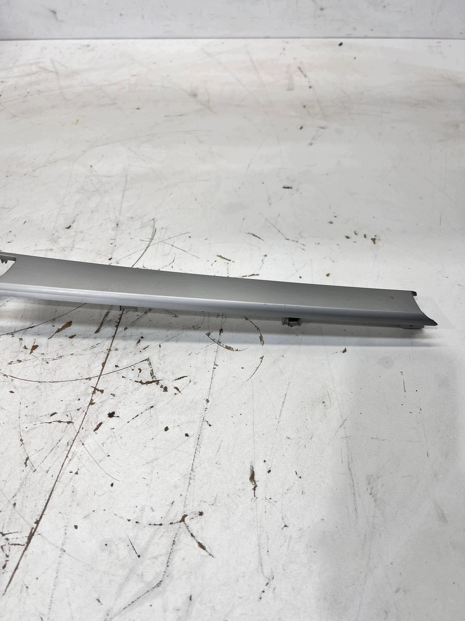 moulding DEKOR TUNELU AUDI A4 B9 8W1863969R grey