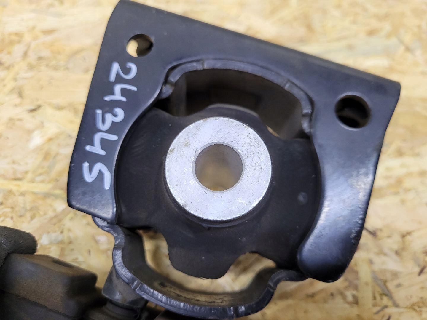 engine mount Toyota Prius 3 XW30 2010